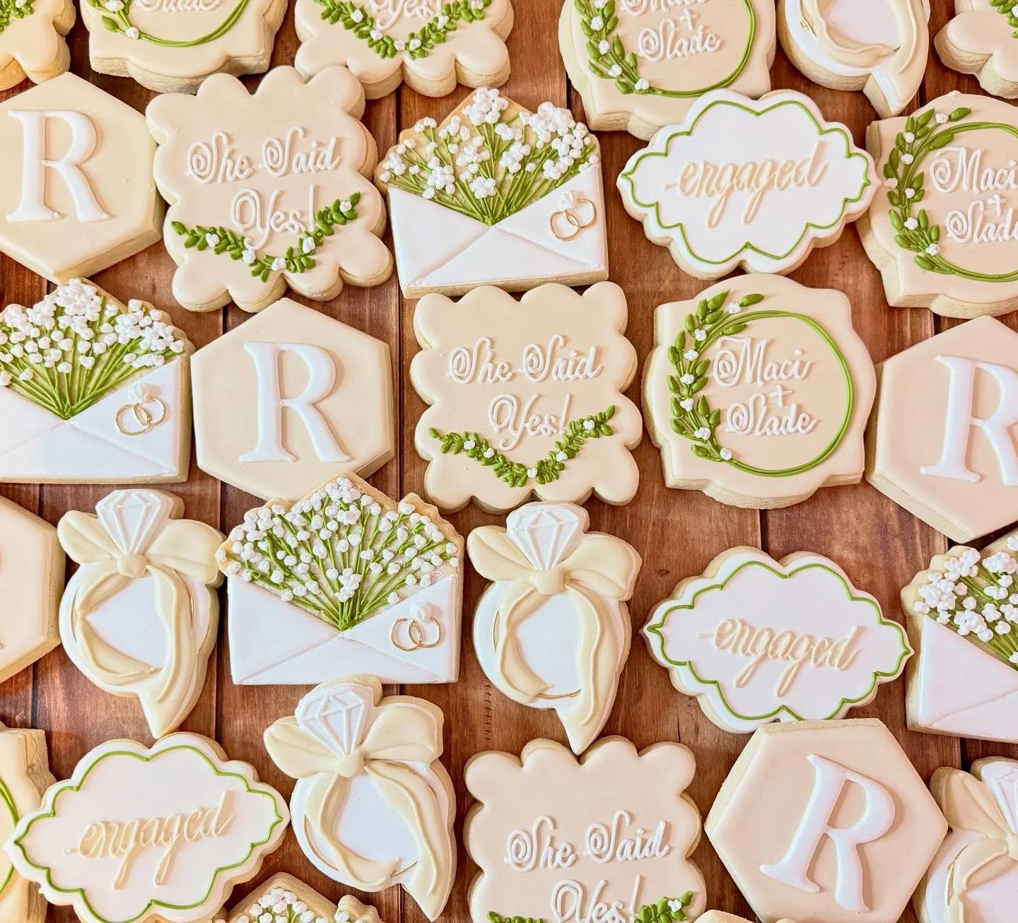 Congratulations to a special couple on their engagement ! 💍💍💍

#jojoscookieboutique #blairsvillega #engagementcookies #customcookies #decoratedcookies #decoratedcookiesofinstagram #weddingcookies #bridalshowercookies