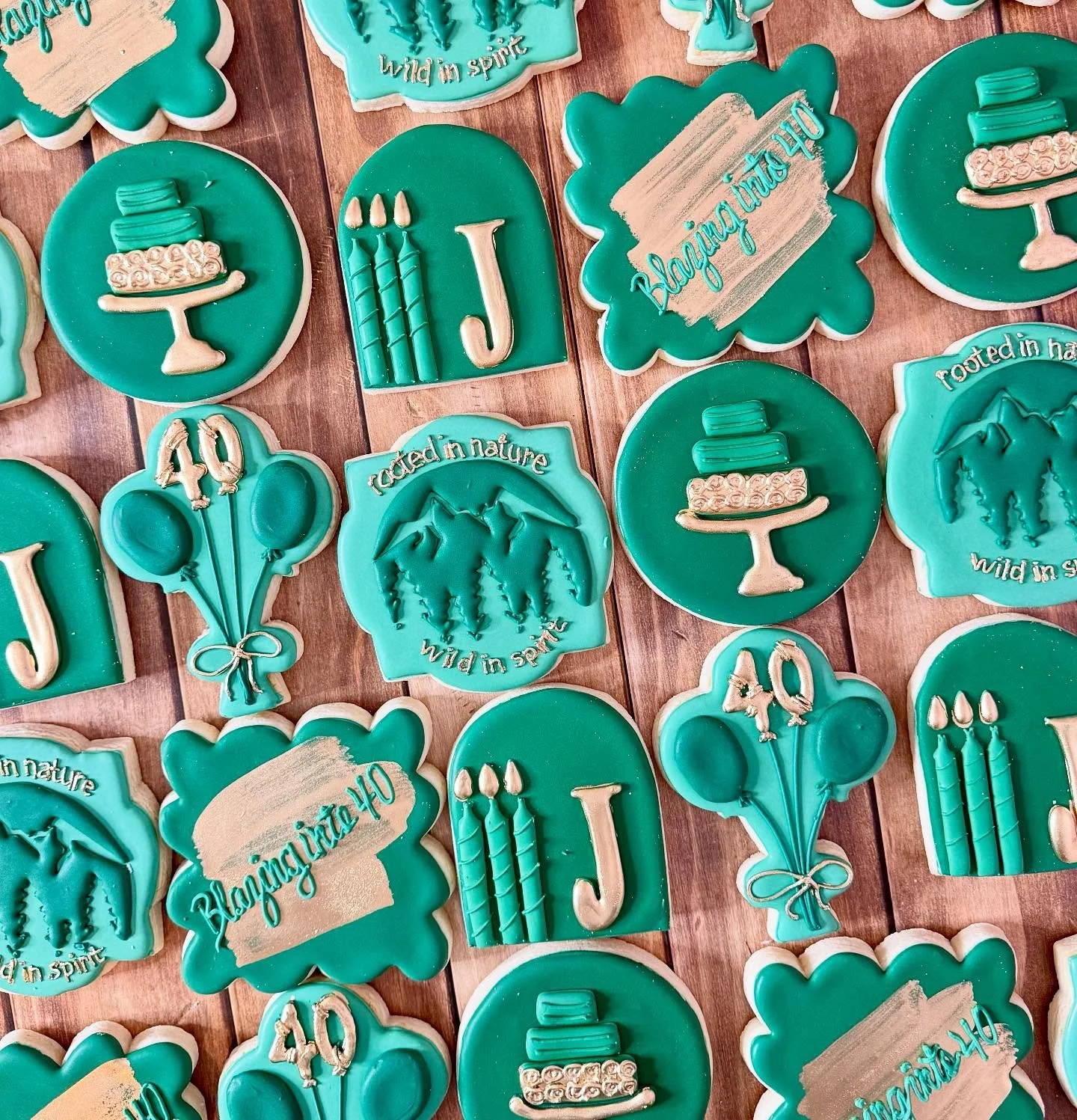 Happy 49th Birthday Jessi! 🎉🎂

(Colors requested were Forest Green &amp; Gold) 

#jojoscookieboutique #blairsvillega #greencookies #forestgreencookies #burthdaycookies #40thbirthdaycookies #decoratedcookiesofinstagram