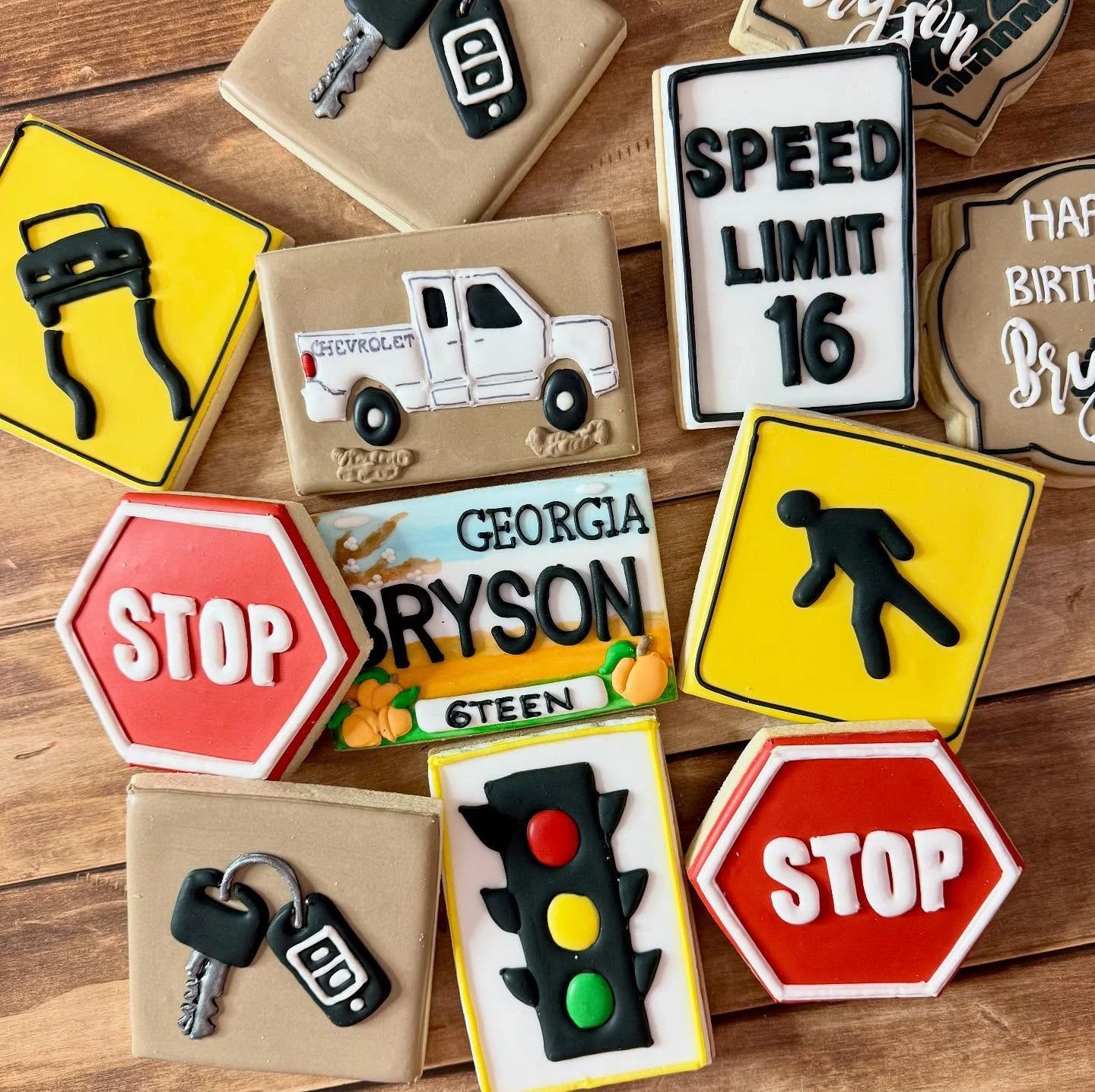 Happy 16th Birthday Bryson! 

#16birthdaycookies #jojoscookieboutique #blairsvillega #decoratedcookiesofinstagram #partyfavors