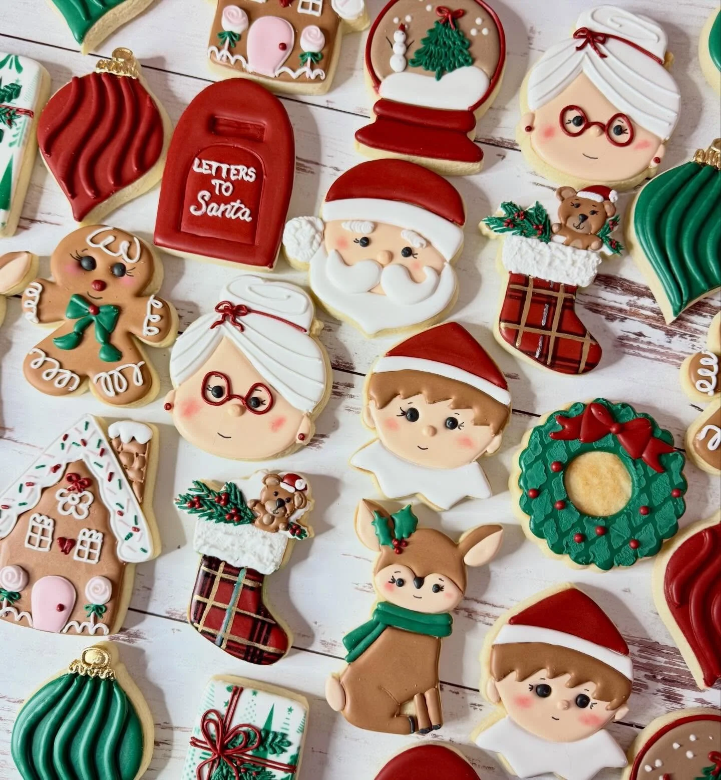 Hope my dear friend Kris had a very merry &ldquo;Carter Family Christmas 2025!&rdquo; 

#christmascookies #jojoscookieboutique #blairsvillega #decoratedcookiesofinstagram