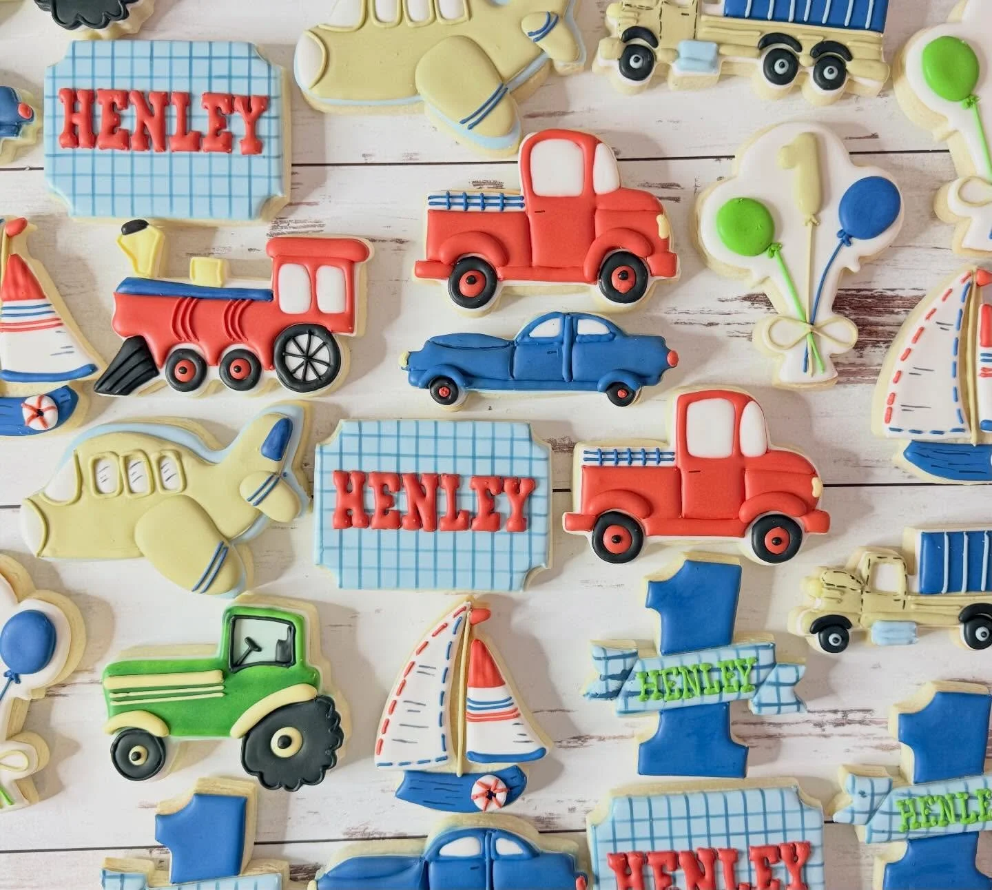 Happy 1st birthday, Henley! I hope you enjoyed your #thingsthatgocookies!

#jojoscookieboutique #blairsvillega #thingsthatgocookies #carcookies t