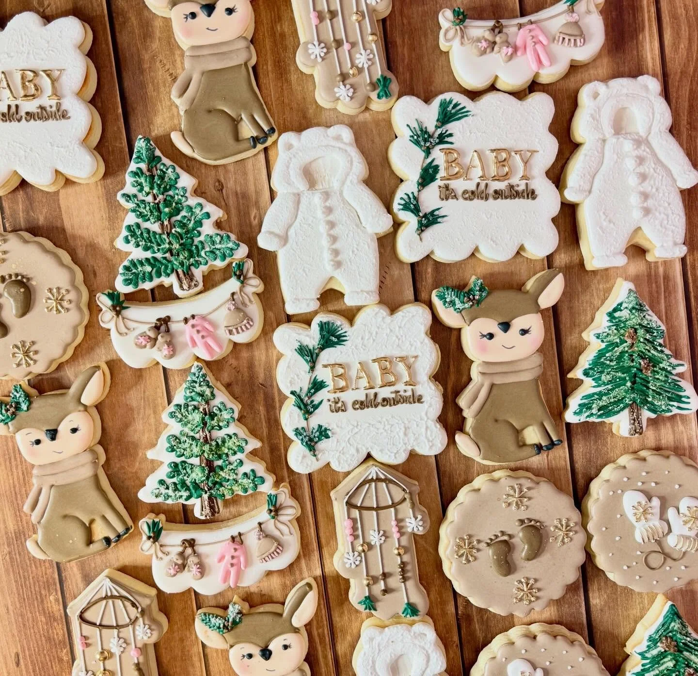 &ldquo;Baby it&rsquo;s cold outside!&rdquo; Welcome to the world🍼👶 

#babyitscoldoutsidecookies #jojoscookieboutique #blairsvillega #decoratedcookiesofinstagram