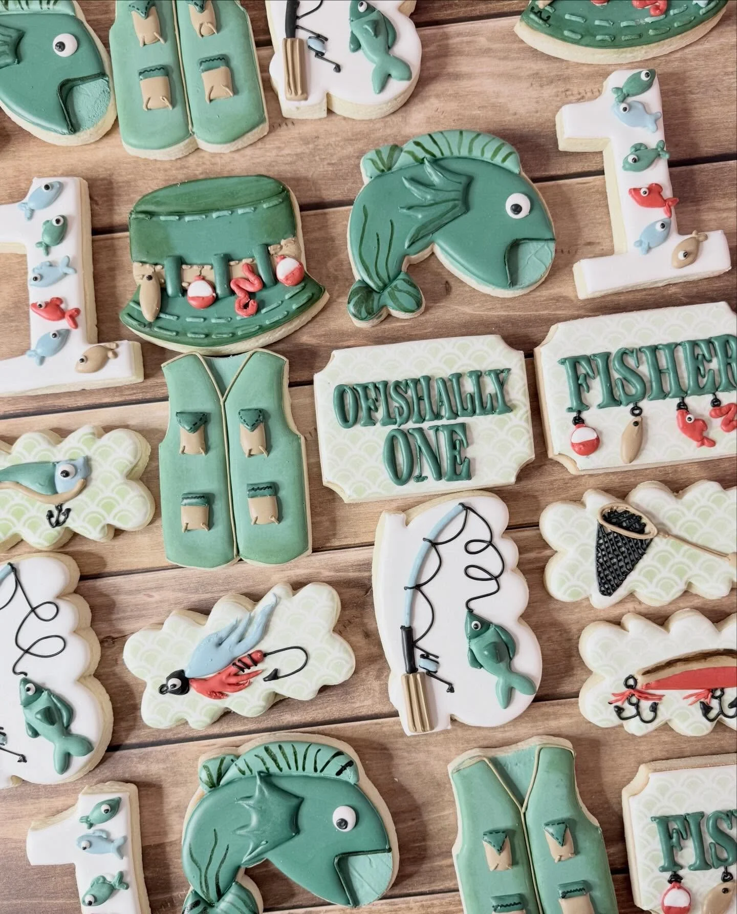 Happy 1st Birthday Fisher! You&rsquo;re &ldquo;OFISHALLY&rdquo; one! 

#jojoscookieboutique #ofishallyone #ofishallyonecookies #blairsvillega #fishcookies