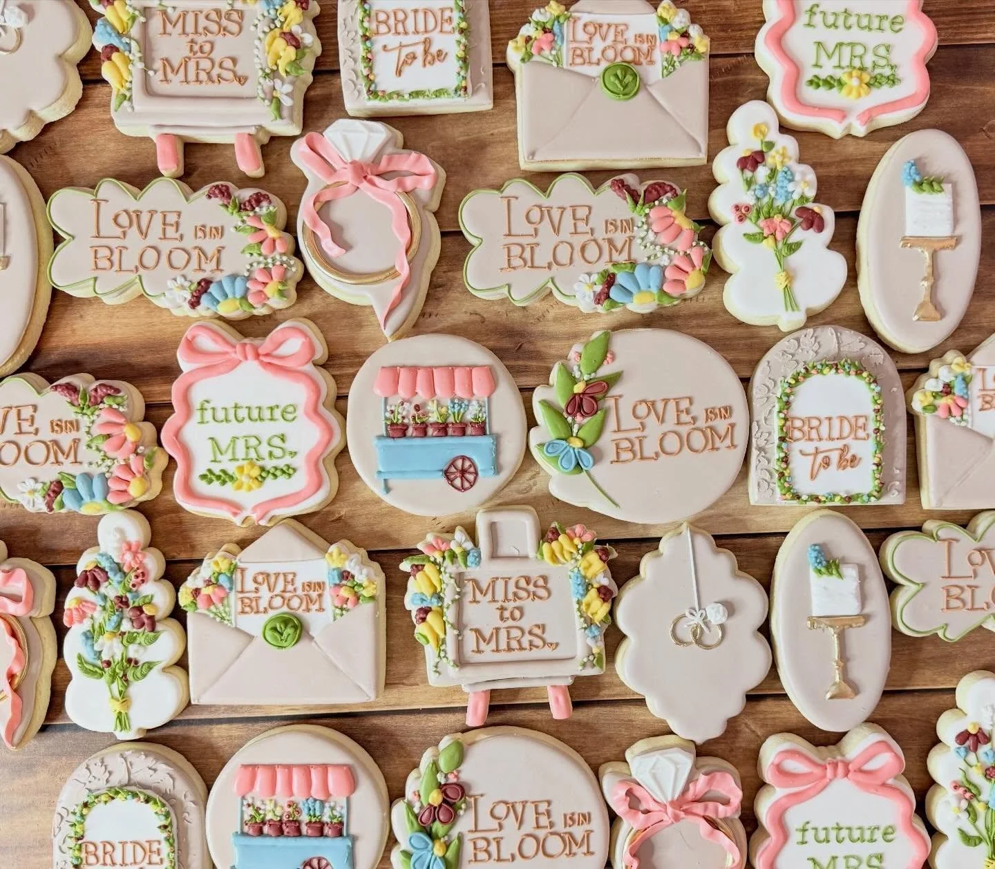 Congratulations to a special Bride-to-Be! 👰💍💍

#jojoscookieboutique #blairsvillega #bridalshowercookies #loveisinbloom #loveisinbloomcookies