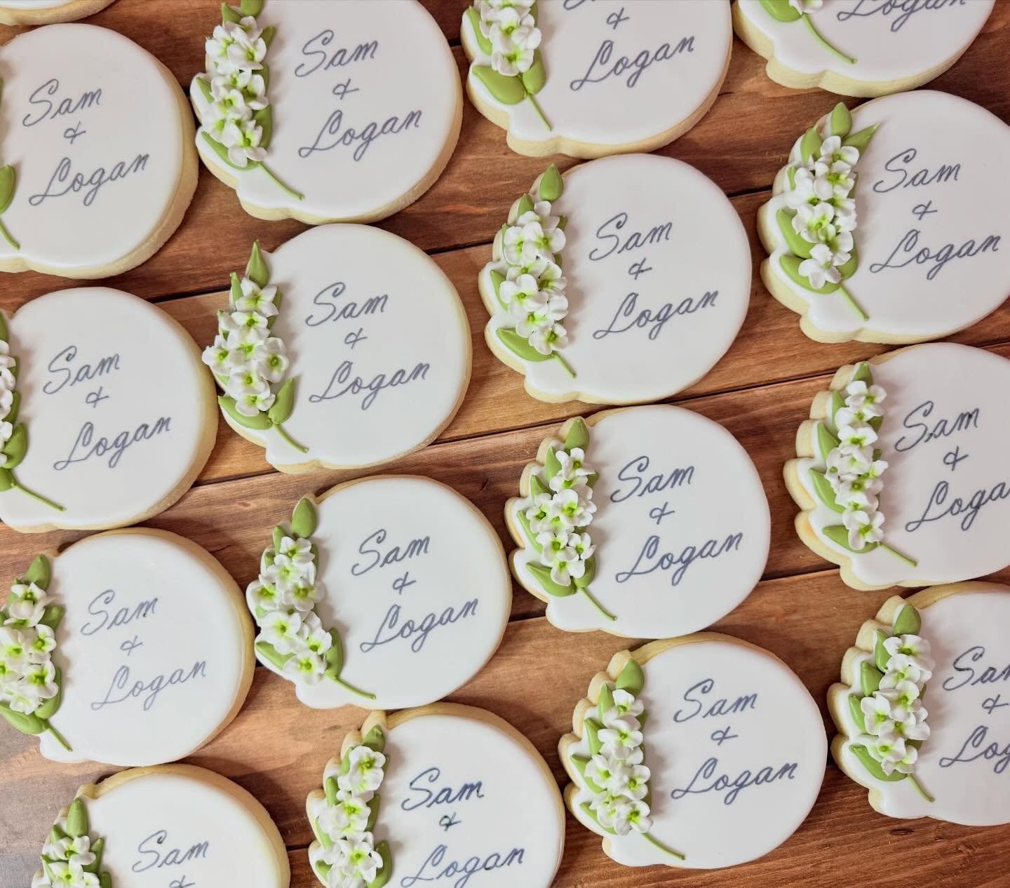 Congratulations Sam + Logan! 👰&zwj;♀️🤵&zwj;♂️💍💍

#jojoscookieboutique #blairsvillega #rehearsaldinnercookies #weddingcookies