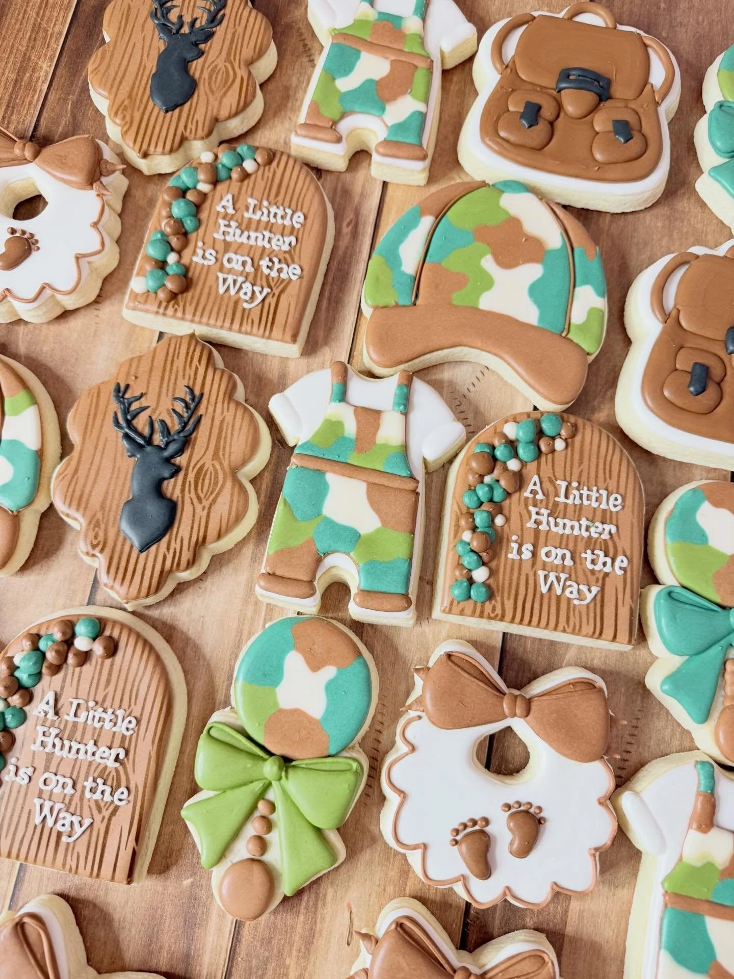 &ldquo;A Little Hunter is on the Way!&rdquo; Congratulations! 🍼

#jojoscookieboutique #blairsvillega #babyshowercookies #huntingcookies