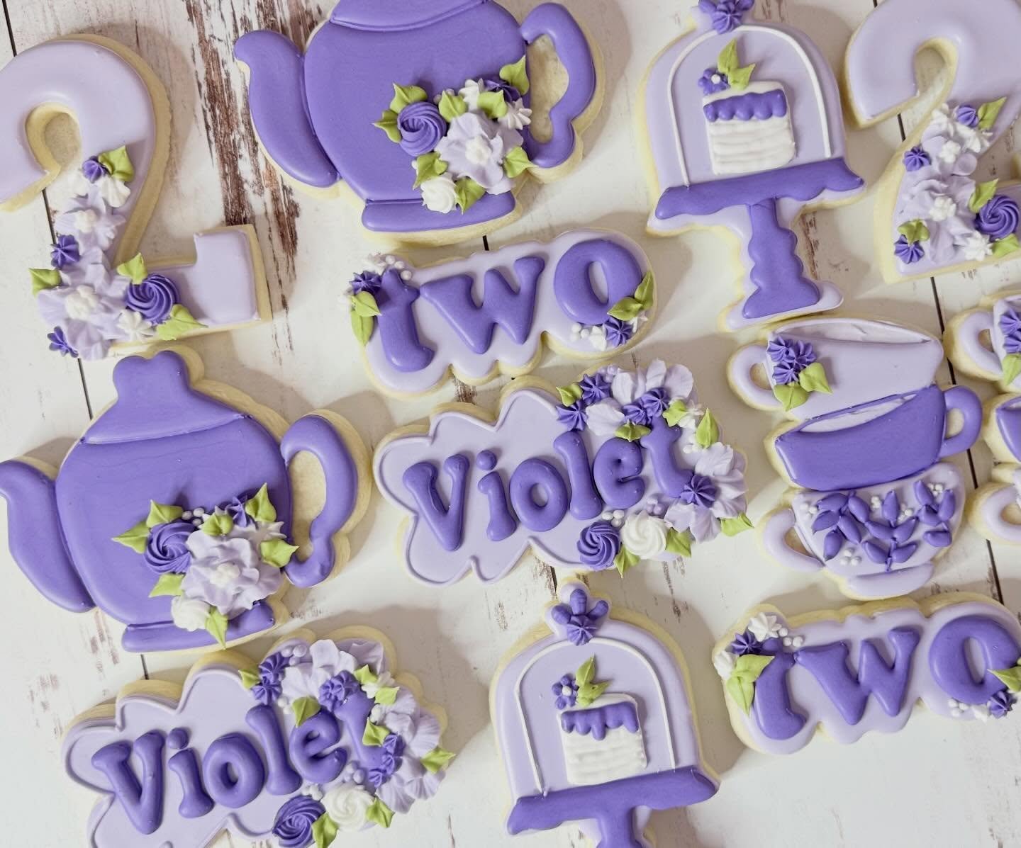 Happy 2nd Birthday, Violet! 🪻🪻🪻

#jojoscookieboutique #blairsvillega #violetcookies #purplebirrhdaycookies