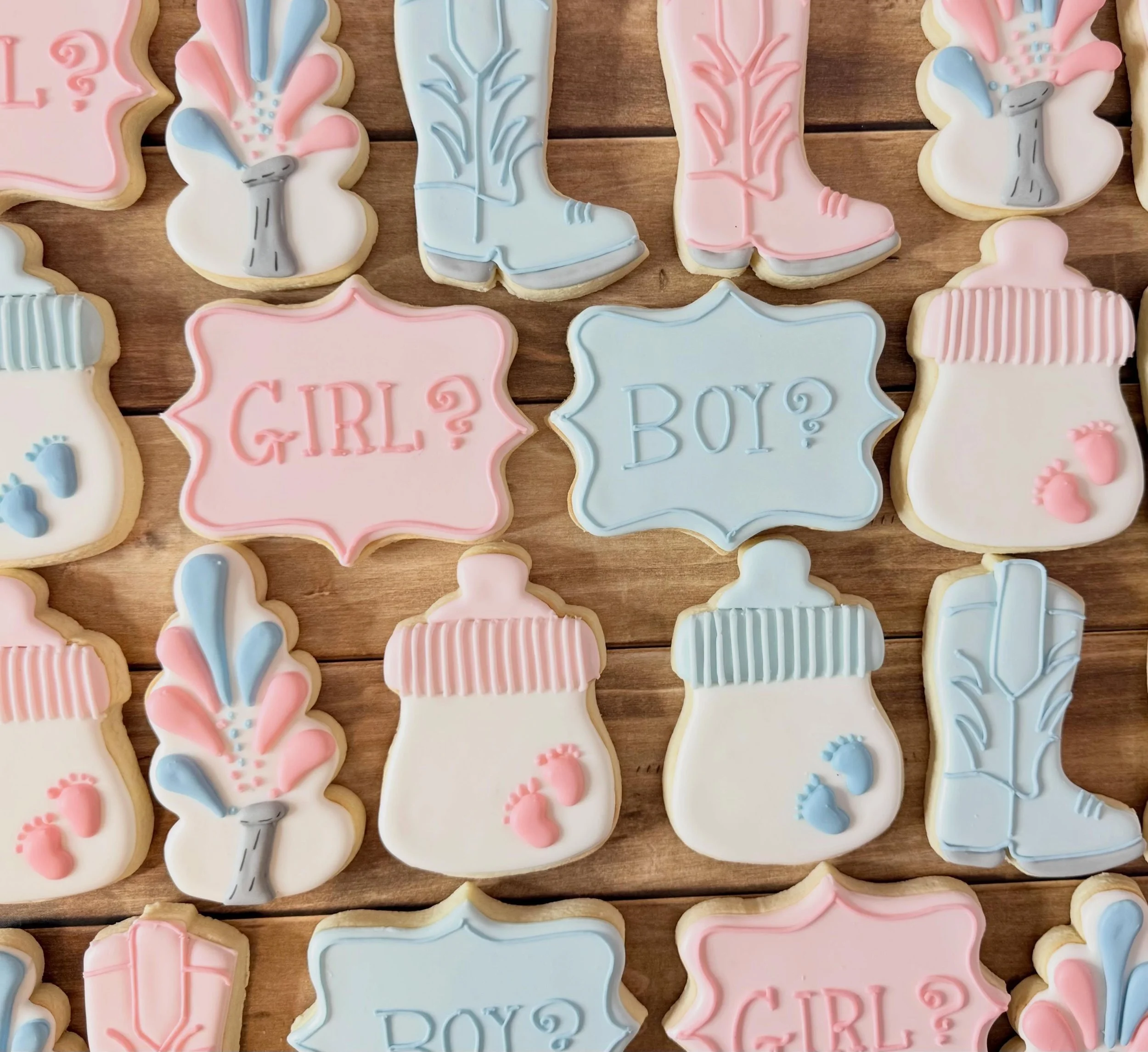 So &hellip;. Is it going to be a girl or a boy? 

#genderrevealcookies 
#jojoscookieboutique #blairsvillega