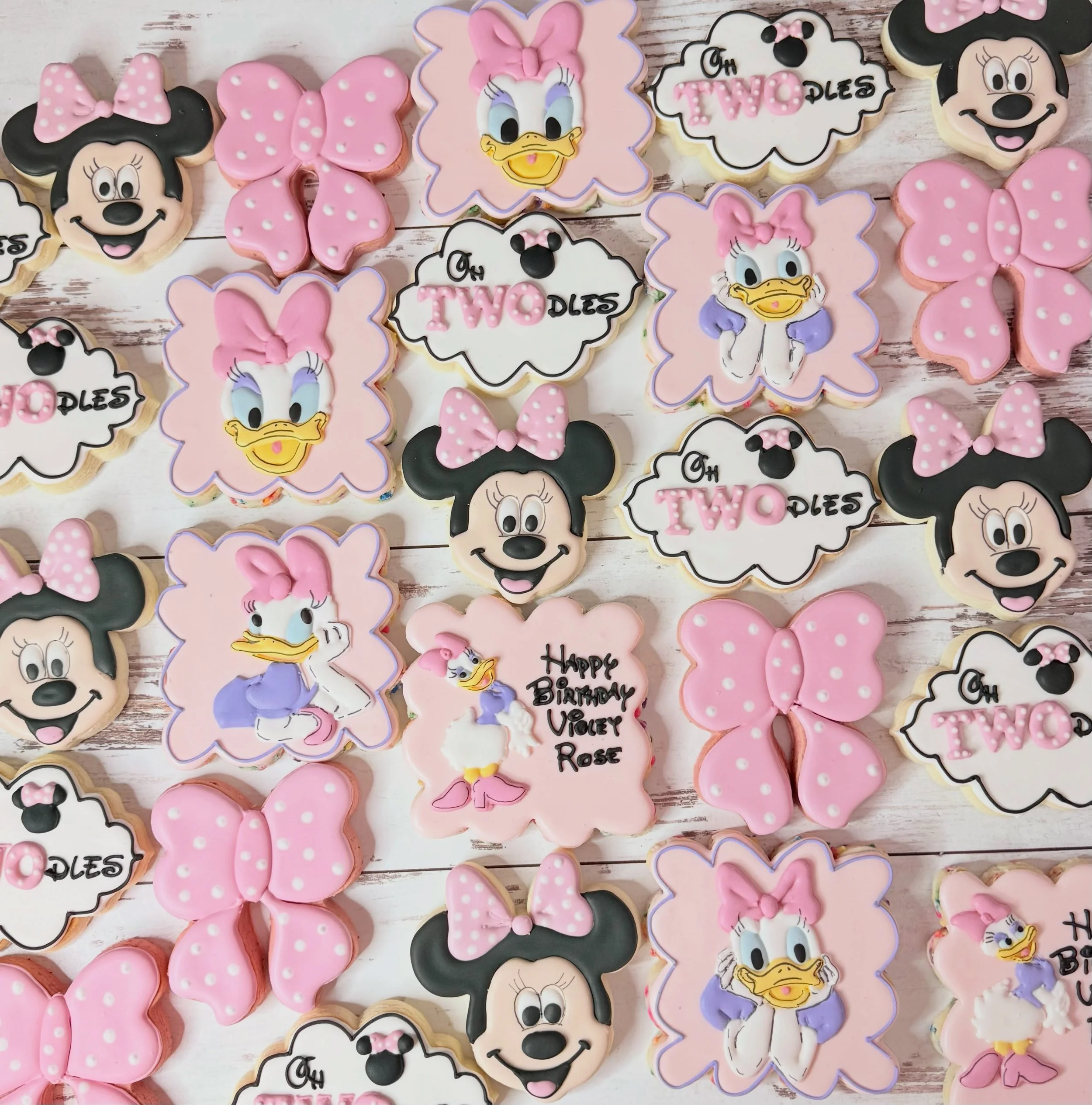 🩷🩷🎈Happy 2nd Birthday, Violet Rose 🌹 🩷🎈🩷🎈

#minniemousecookies #jojoscookieboutique #blairsvillega #twodles