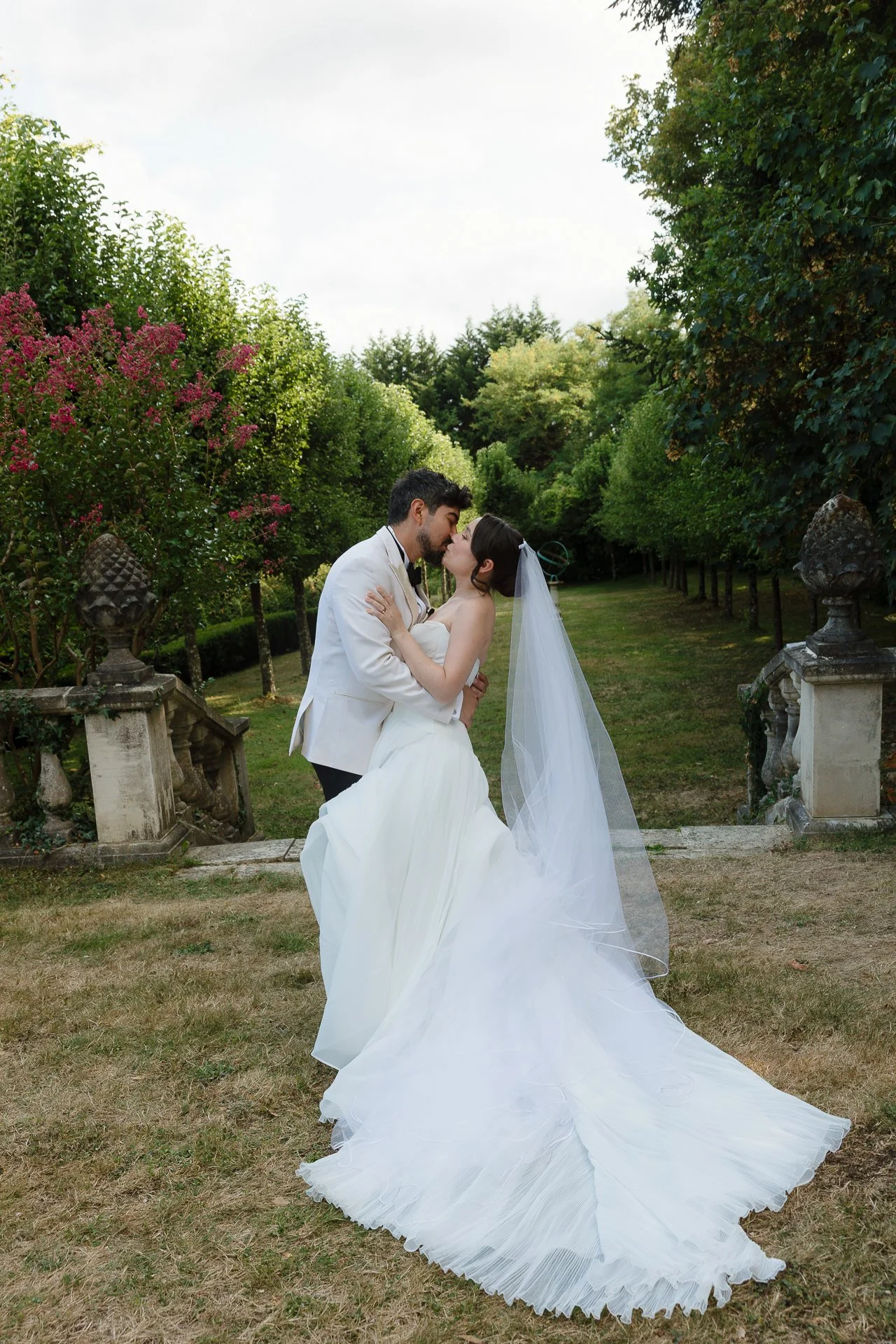 Nichole-Babiez-Photography-france-chateau-destination-wedding-bridal-pool-party-08-05-2025-824.jpg