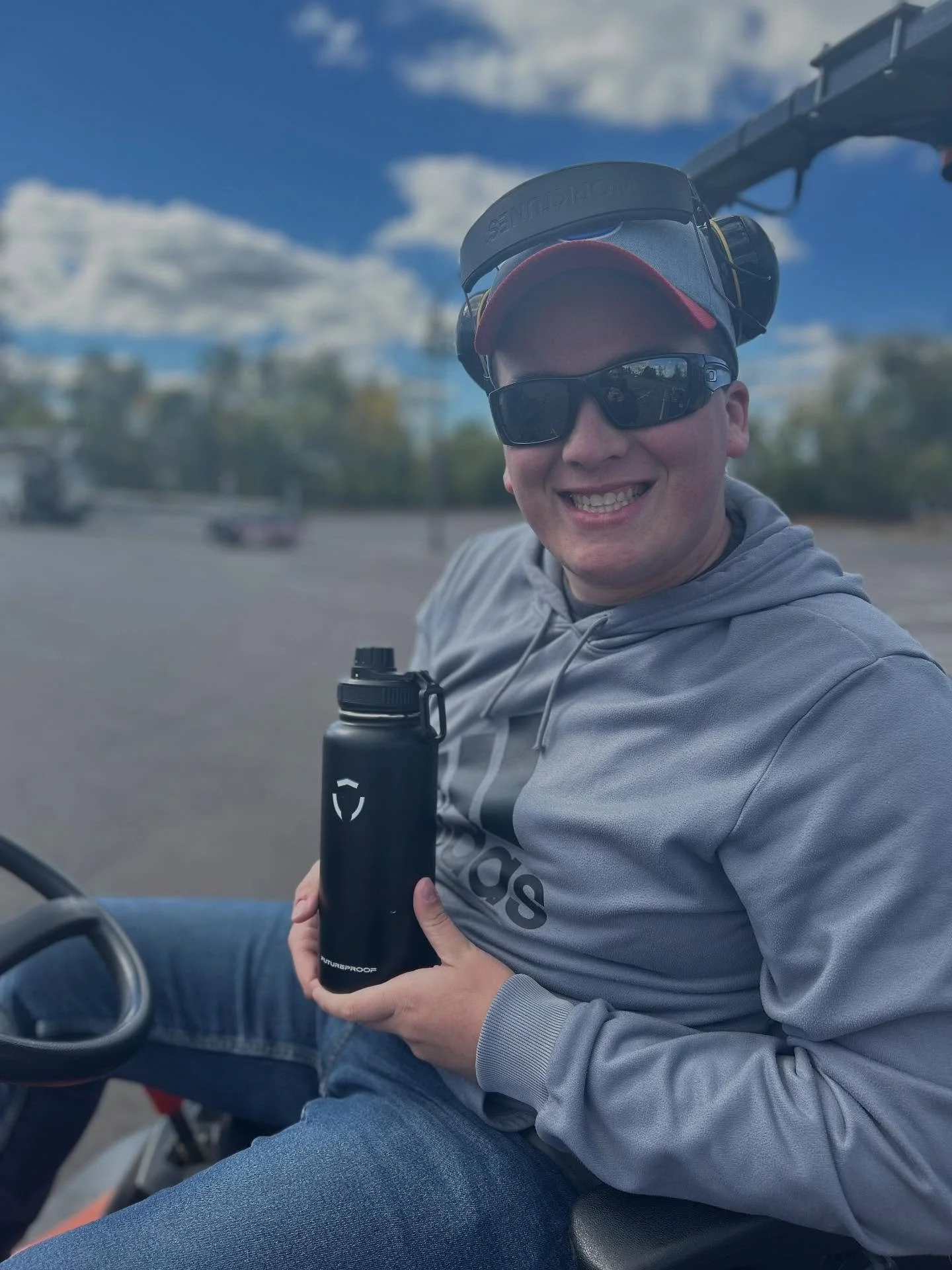 Our bottles are built to get you through a hard day&rsquo;s work. 🛡️

#Futureproof #BuiltForTheFuture #HardWorkPaysOff #NoExcuses #StayDurable #WorkHardStayHydrated #EverydayGrind #BlueCollarStrong #MindsetMatters #FutureproofMindset