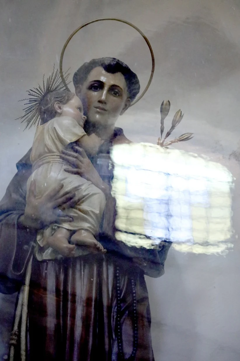 Baby Jesus held by Saint, Votive, Edicole Votive, Votiva, Italy, Catholic,
