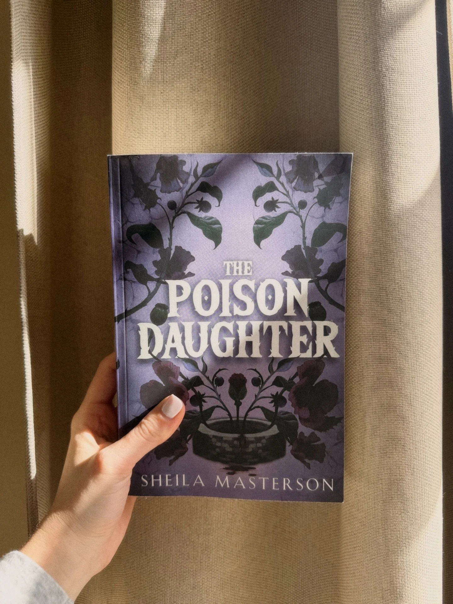 ⭐️⭐️⭐️⭐️(4/5, romantasy/ B.R.A.D.)
Whew! This book was a doozy. If you&rsquo;re a romantasy reader, this book reminded me more of Blood &amp; Ash than ACOTAR. It&rsquo;s definitely a B.R.A.D. (meaning pretty steamy), and the plot and unexpected twist