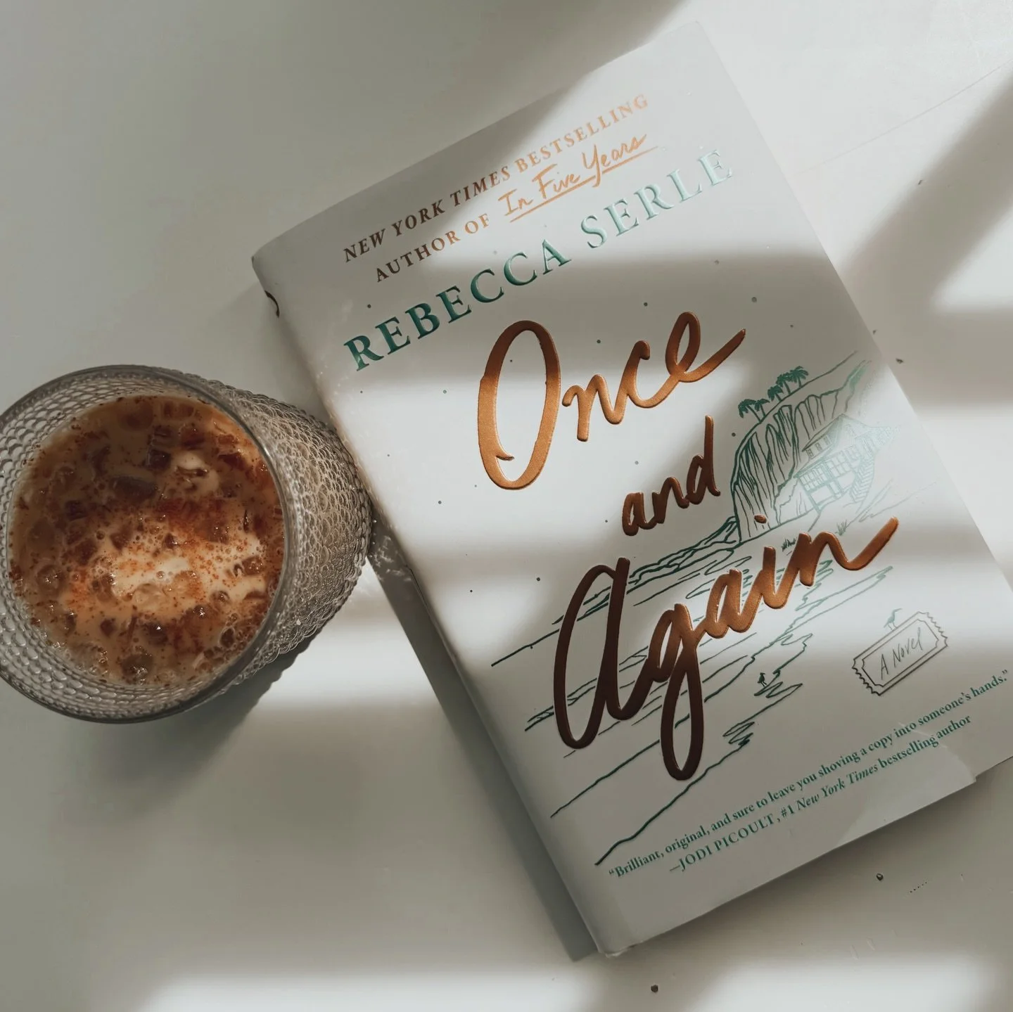 ⭐️⭐️⭐️⭐️ (4/5, fiction) 

I just love the way Rebecca Serle tells a story!
This is the story of the decisions we make and how they shape our lives, a story of love and loss and connection, and of mothers and daughters.

Lauren has known her entire li
