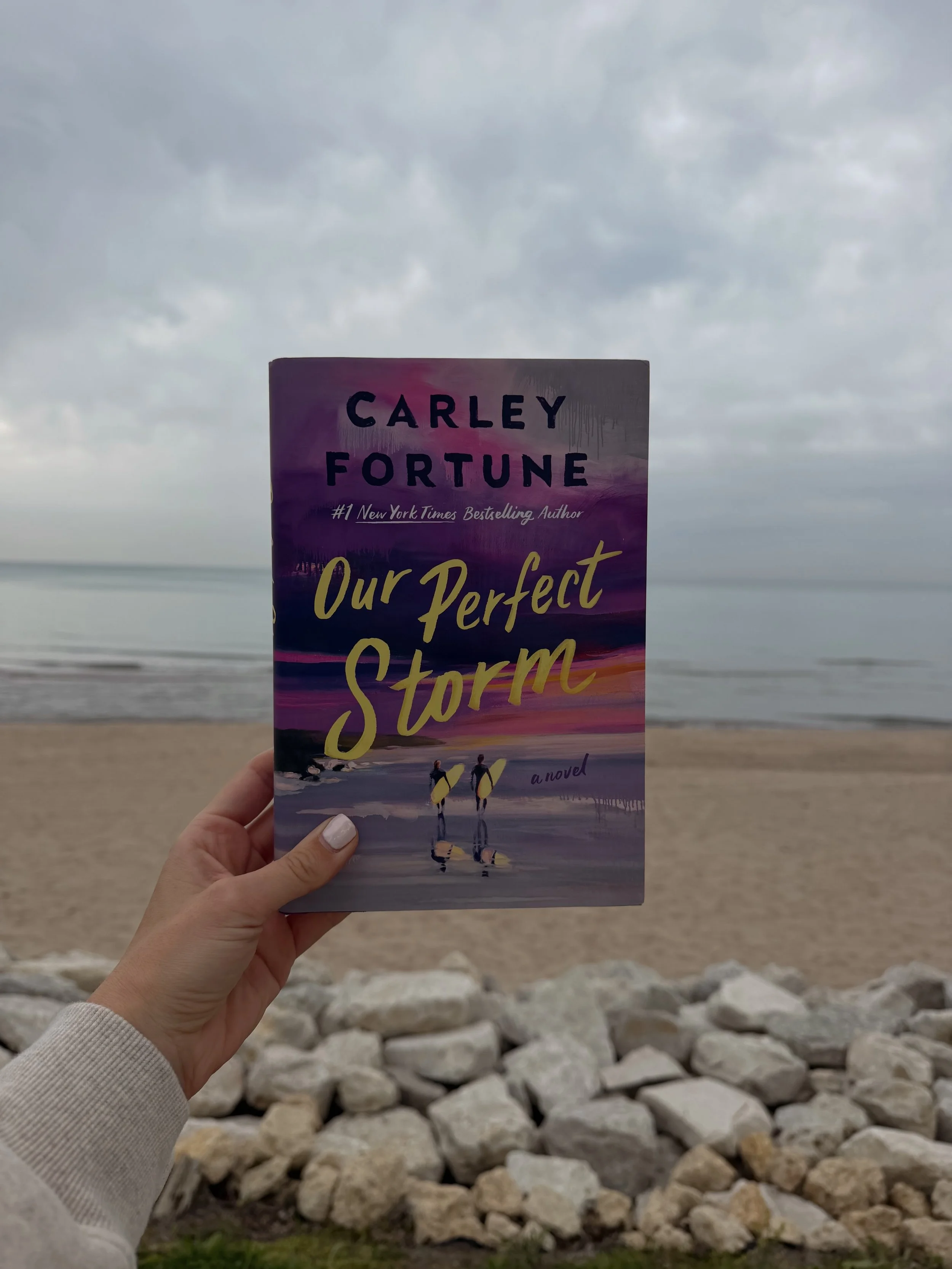 ⭐️⭐️⭐️⭐️⭐️(5/5, romance)
There&rsquo;s yearning, and then there&rsquo;s YEARNING written by Carley Fortune!

The setting is moody, the love is aching, the drama is high, the longing is limitless. This book is so excellent. Romance done really, really