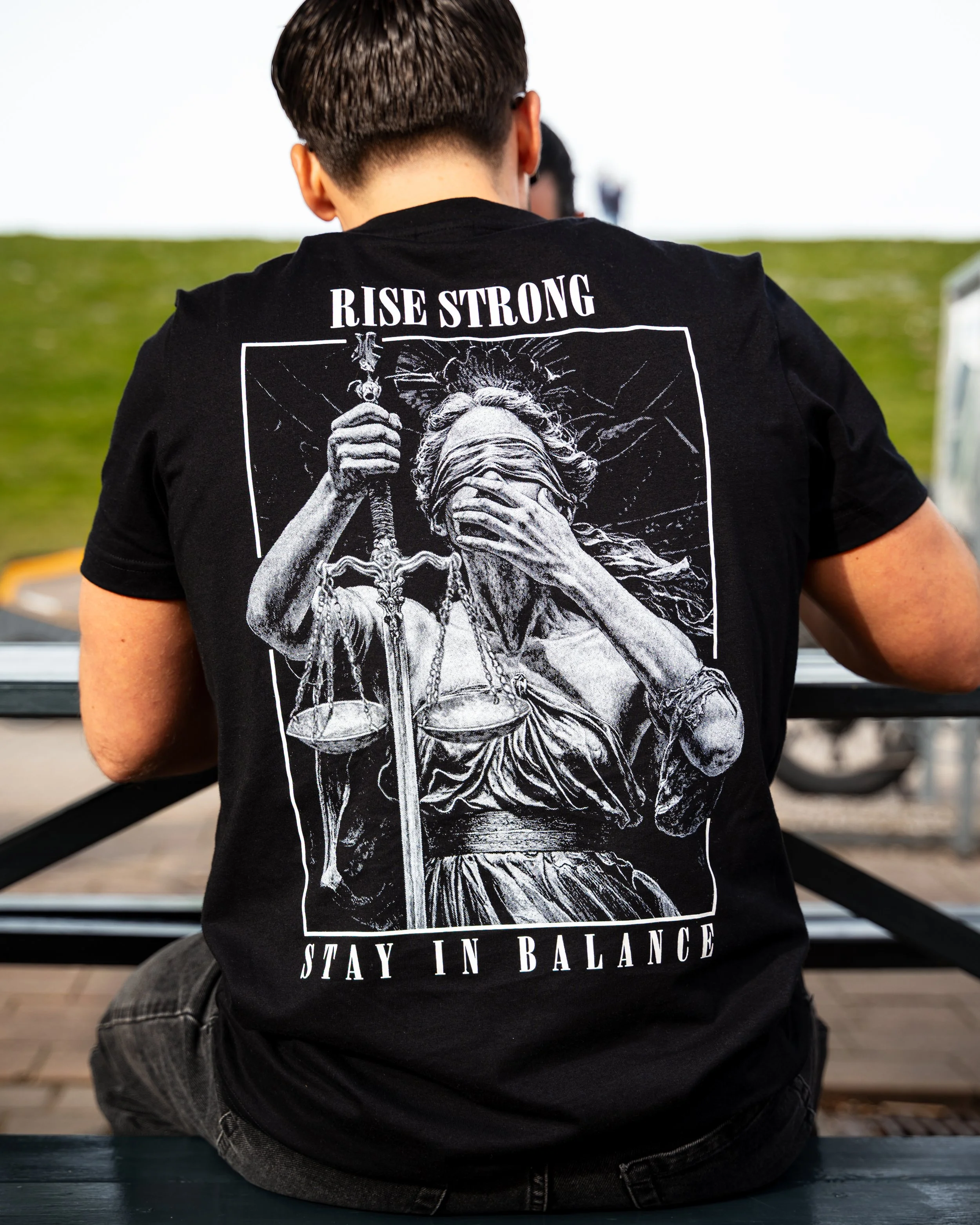 Balance shirt back foodtuck Lifestyle.jpg