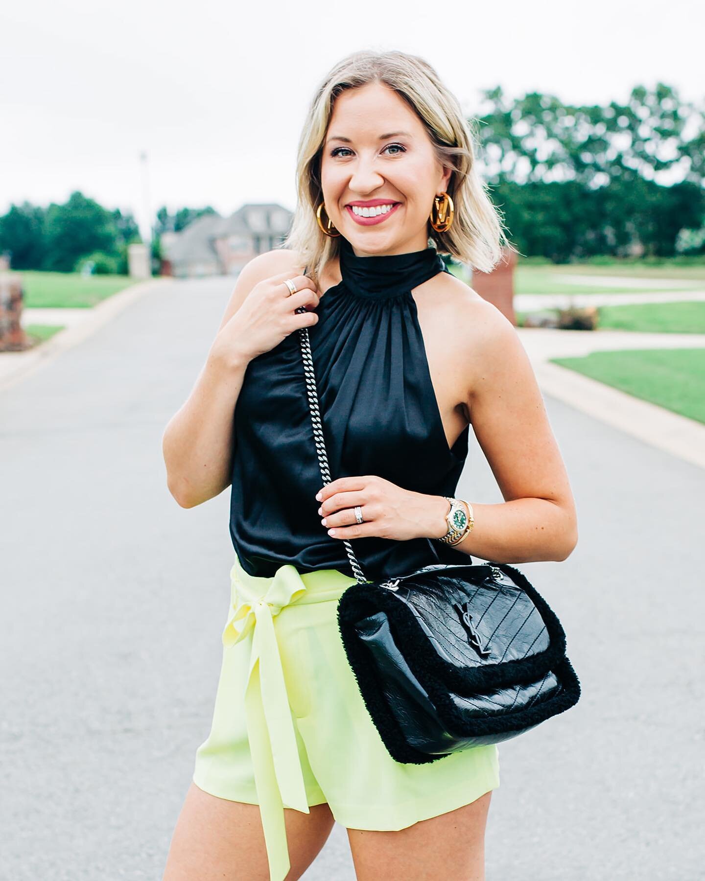 You say PURSE + and I say HANDBAG 💁🏻&zwj;♀️

Just learning the correct terminology so I fit in up here at @now.you.glow 
👜✨

So if you see me LESS it&rsquo;s because I&rsquo;m working MORE [with these two gals]! I&rsquo;m an official team member o