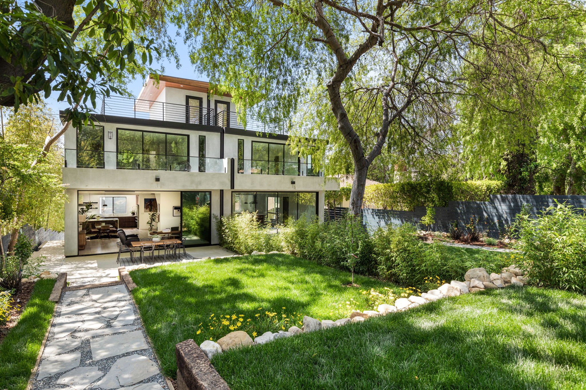52-web-or-mls-2916-waverly-dr.jpg