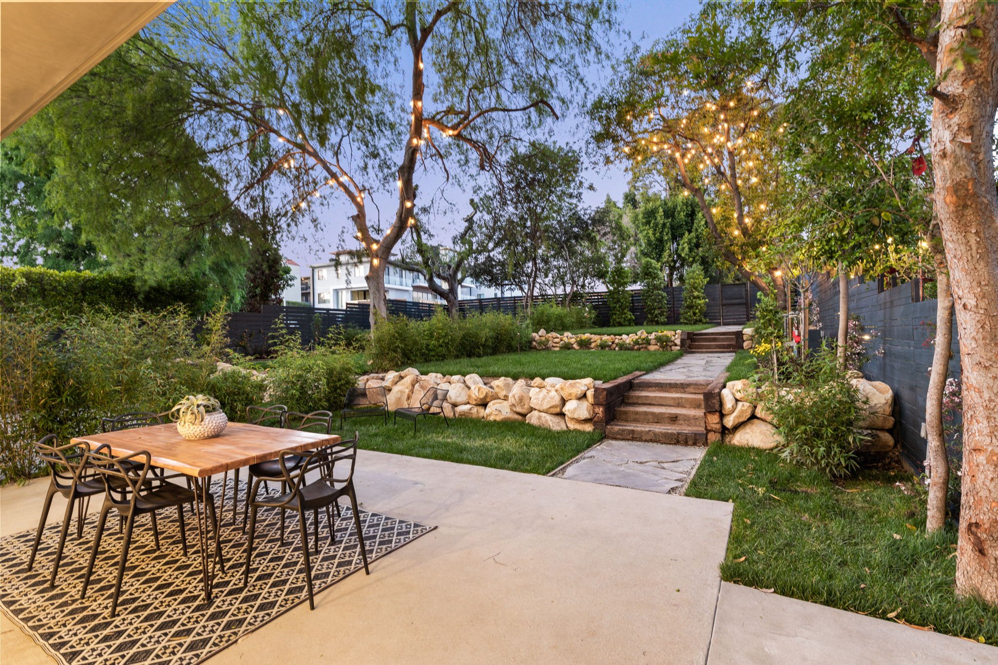 4-web-or-mls-2916-waverly-dr.jpg
