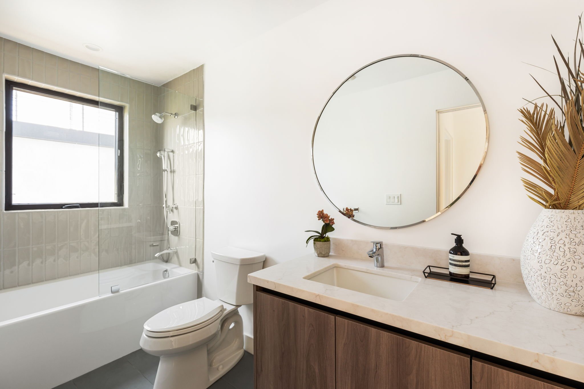 38-web-or-mls-2916-waverly-dr.jpg