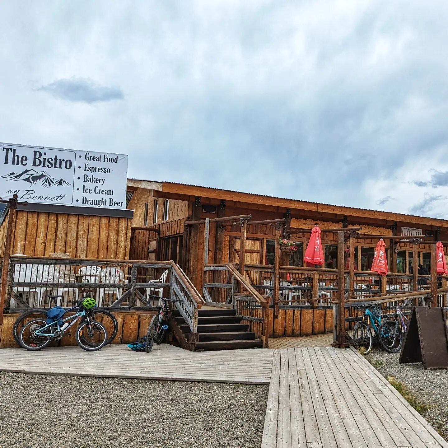 We took the day off today...and after sleeping for over eleven hours, we took a drive to Carcross, so we could eat lunch at the @carcross.bistro !!!

It definitely did not disappoint!  We love going on drives...and the Mach E is a great way to explor