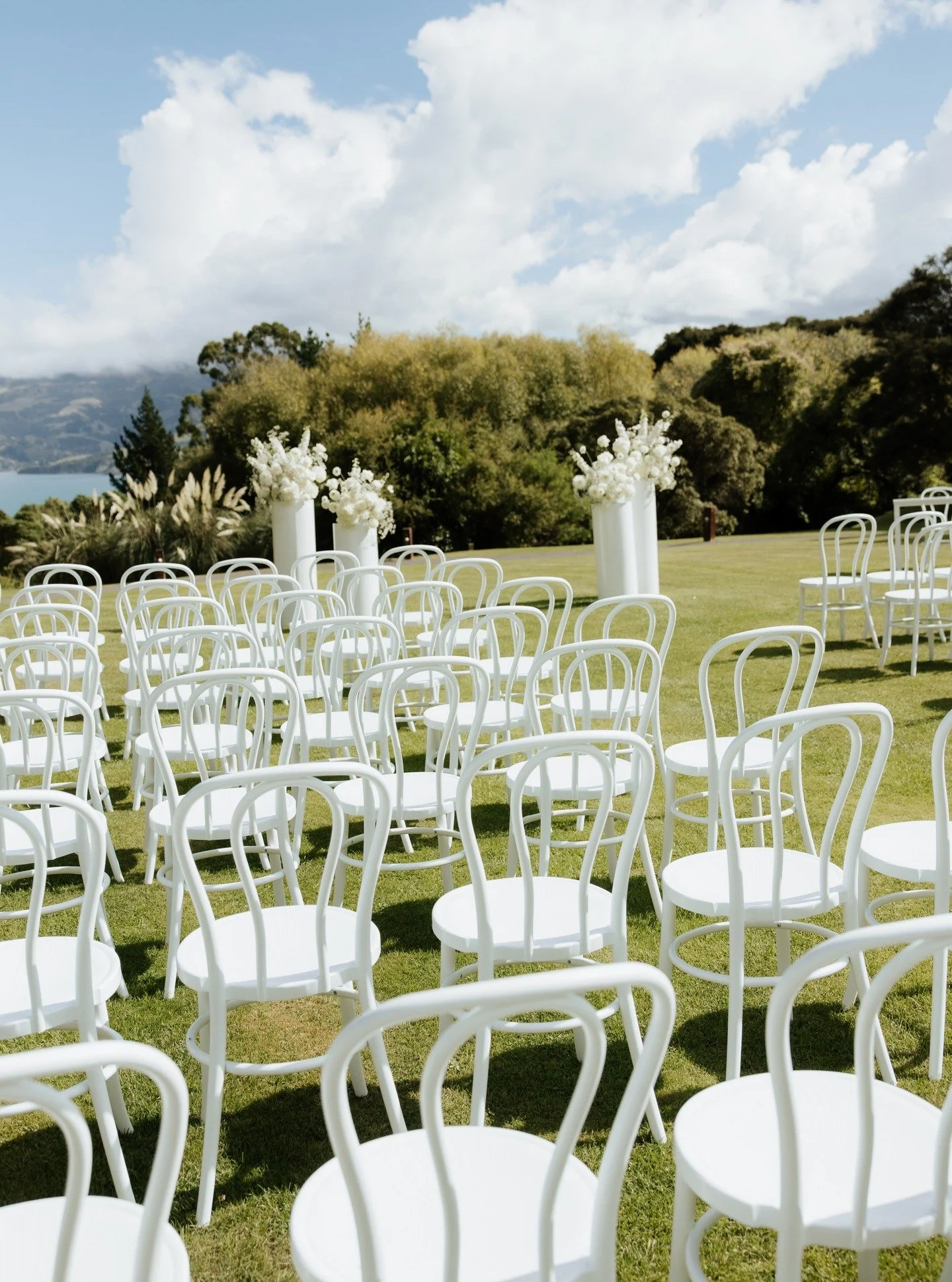 If in doubt, white on white with a view.