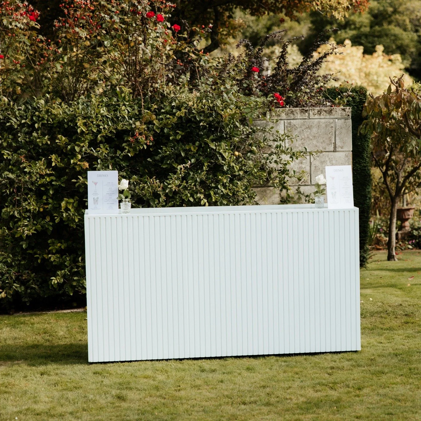 Our white panel bar doesn't require too much fuss.