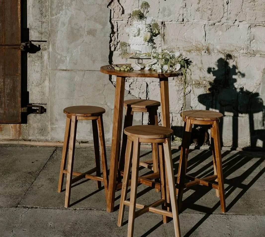 Teak Bar Leaner
