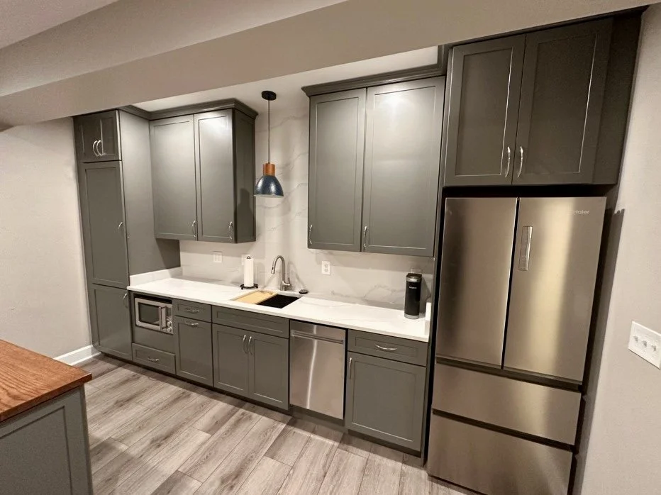 Wet Bar with quartz countertops in Arlington, VA.