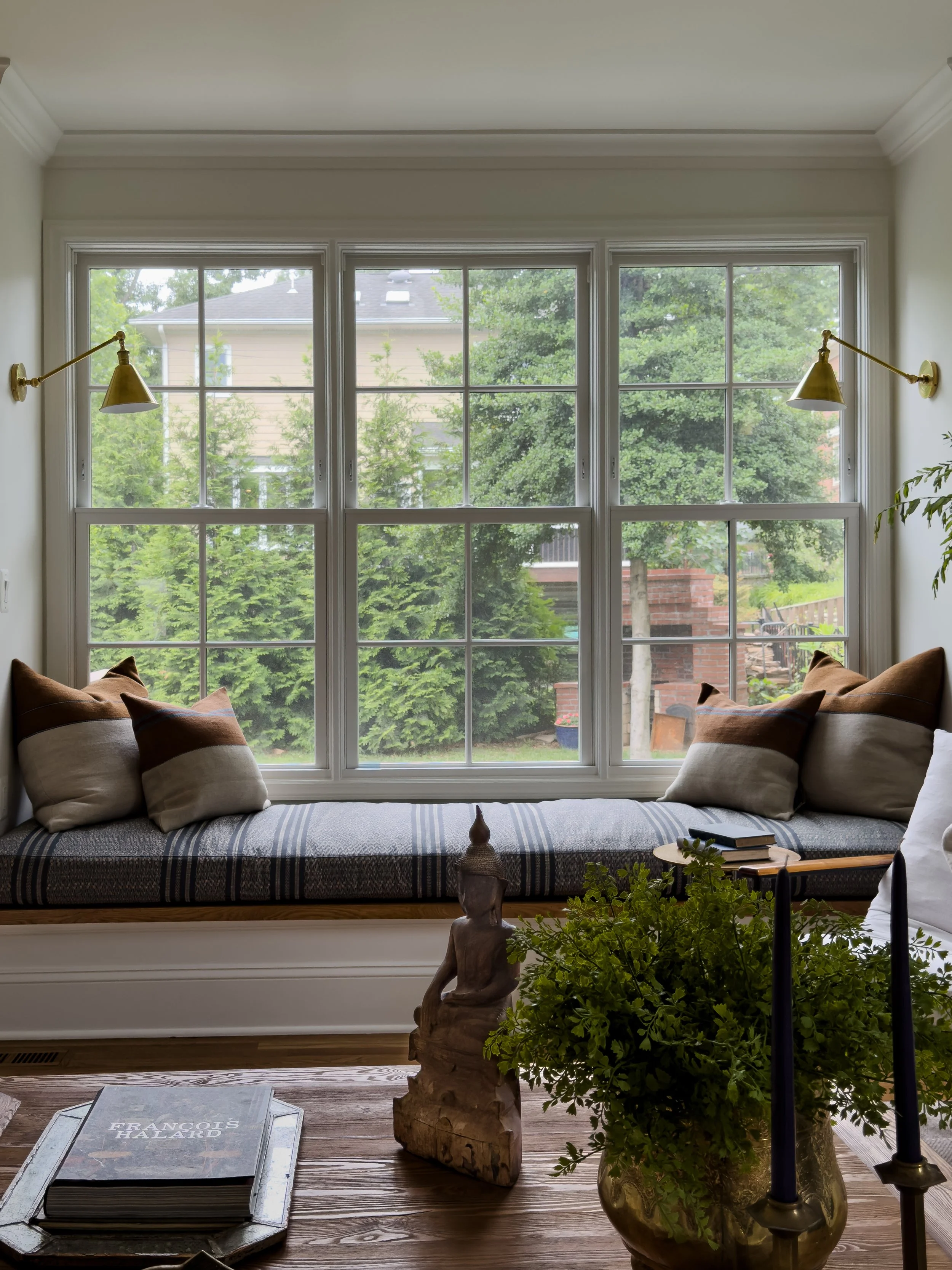 Cozy Bench Seat in Family Room in Arlington, VA