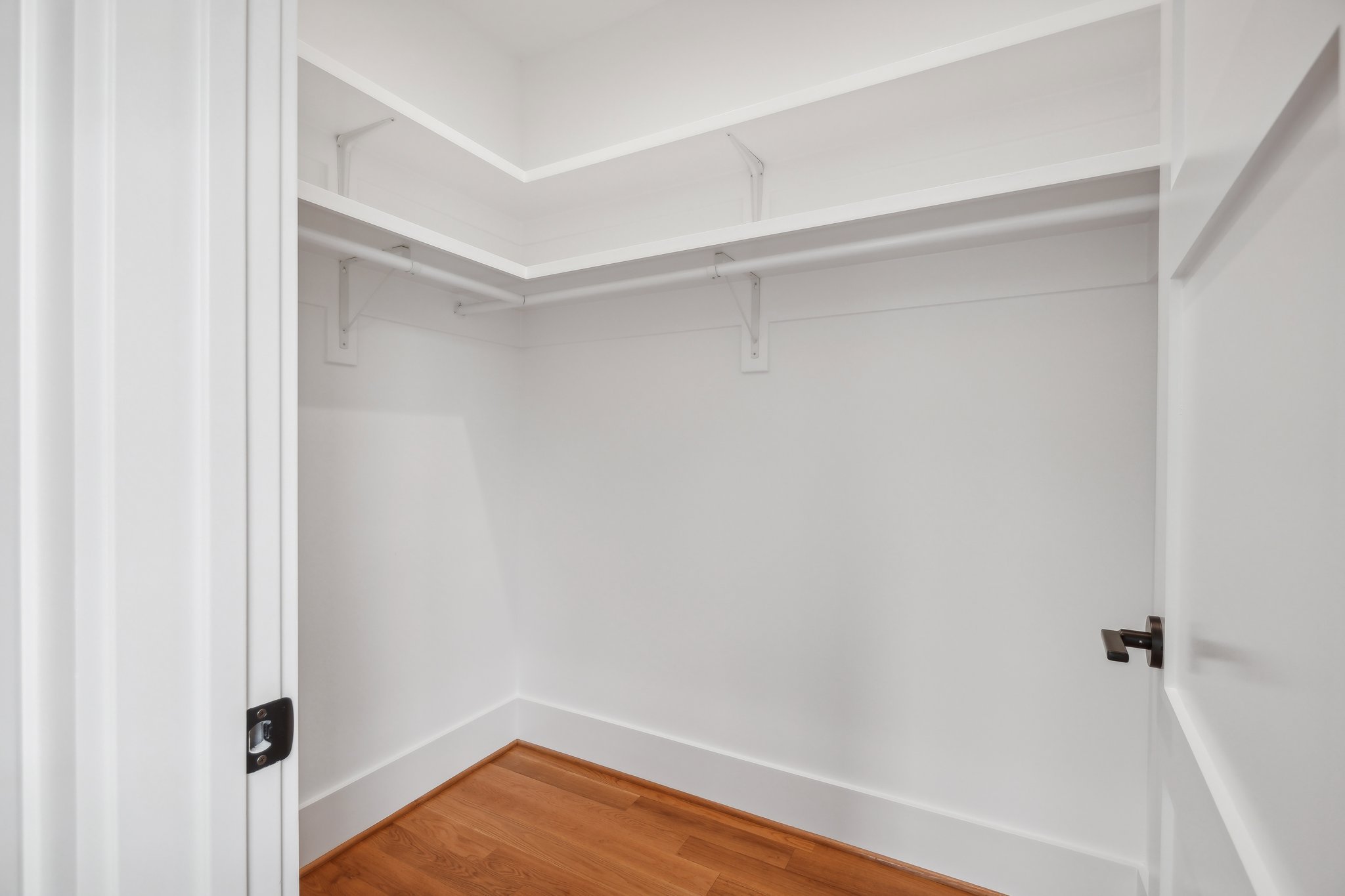 Walk-in Closet in Arlington, VA