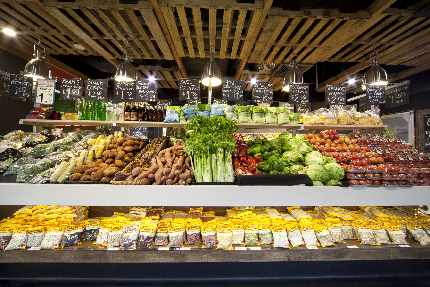 131204DivineGrocer_015.jpg