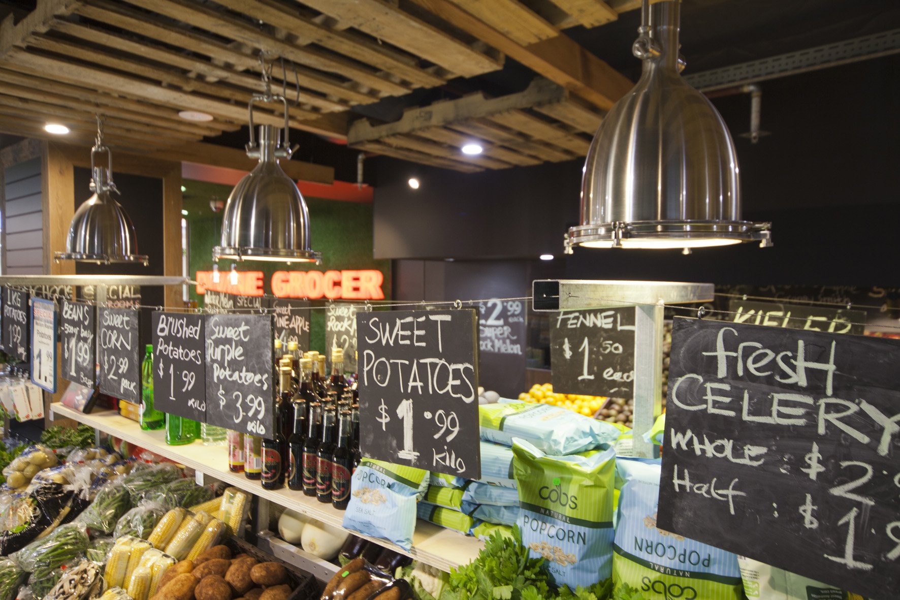131204DivineGrocer_008.jpg