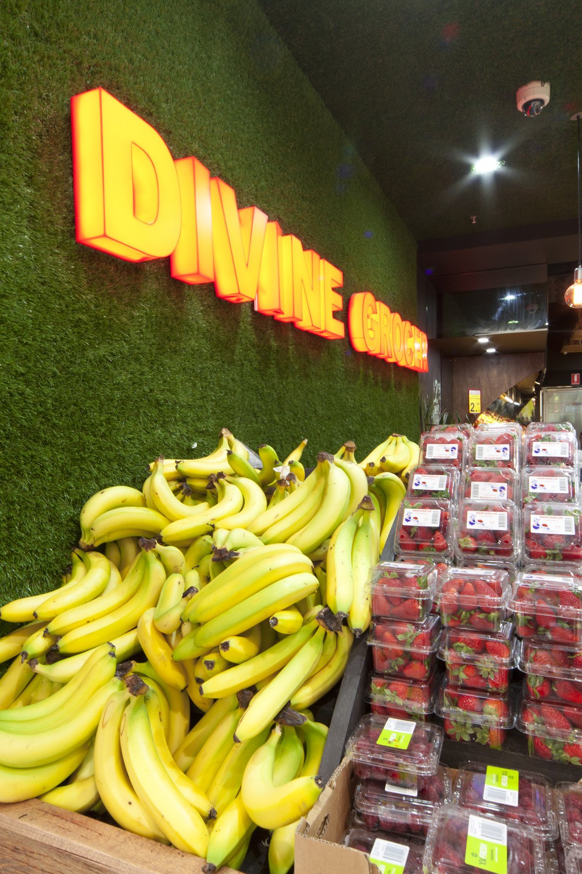 131204DivineGrocer_004.jpg
