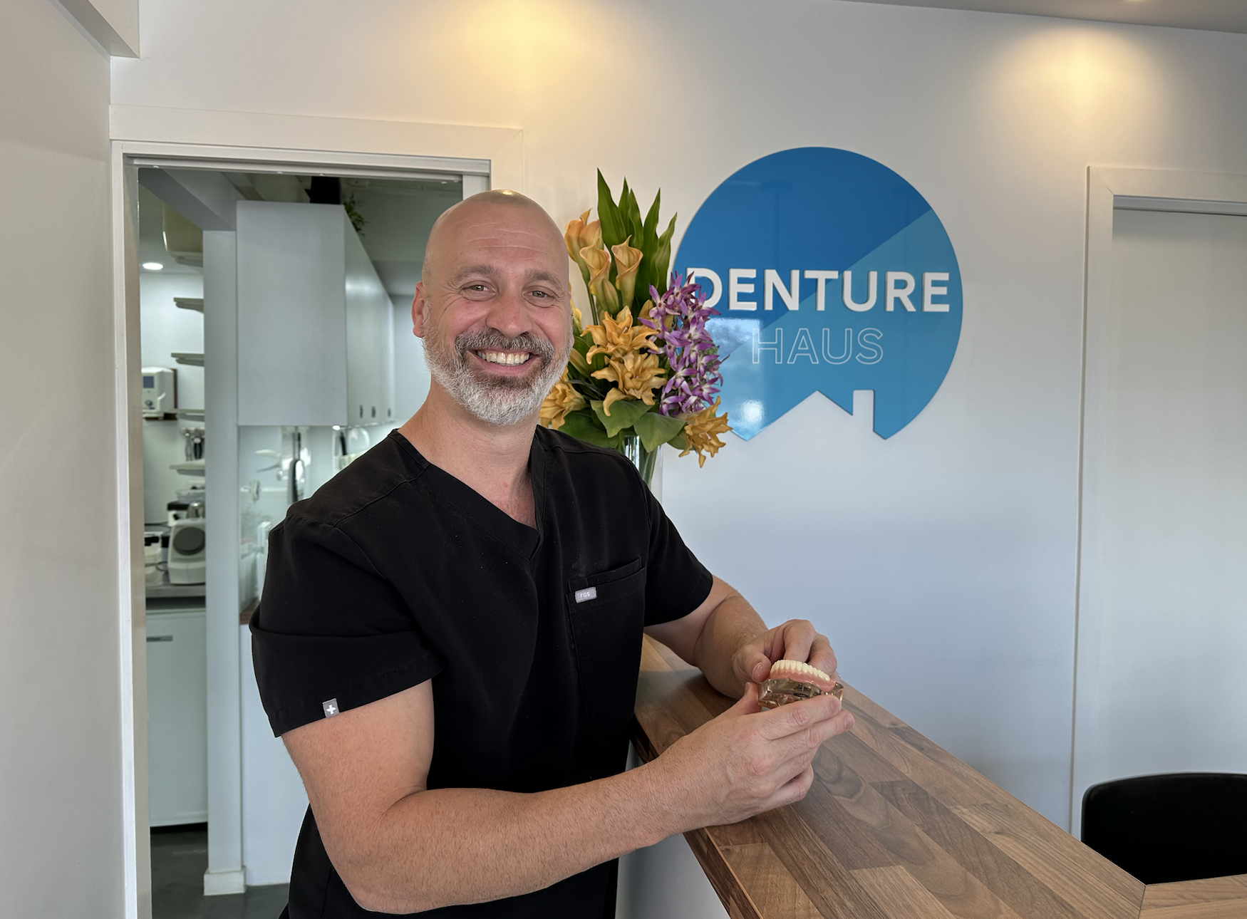 Dental Prosthetist vs Dentists: What's the Difference?