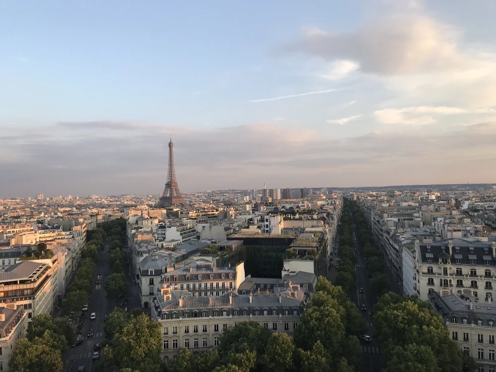 MeganJohnson5_eiffel tower-min.jpg