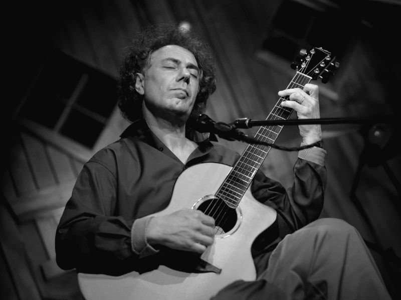 Pierre Bensusan Live @ Blue Strawberry