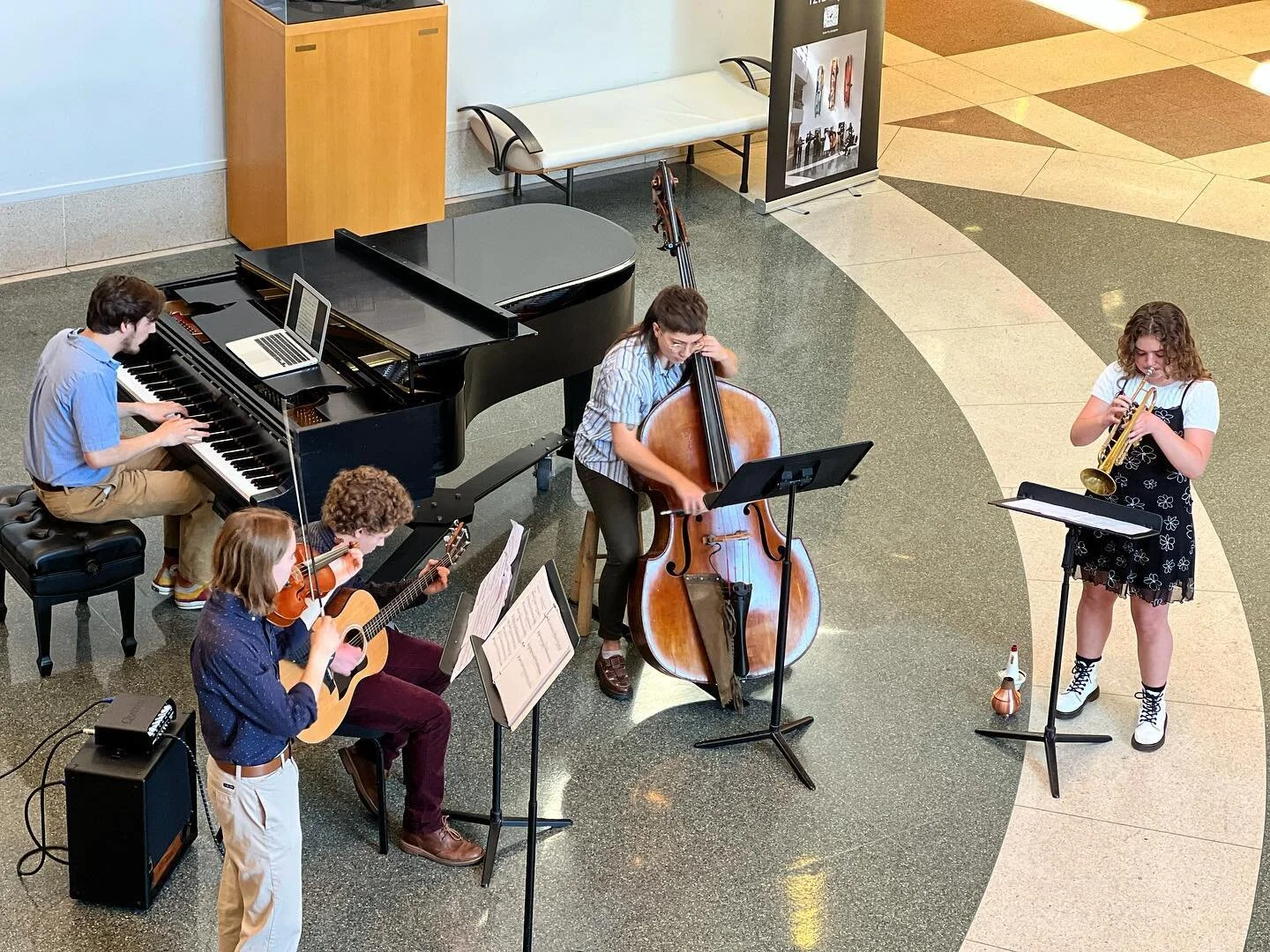 Tango alert: Quintango is performing TONIGHT for @crcinci at @theloonwinebar !!