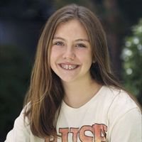 Bella '27