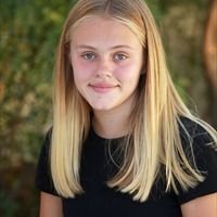 Ava '27