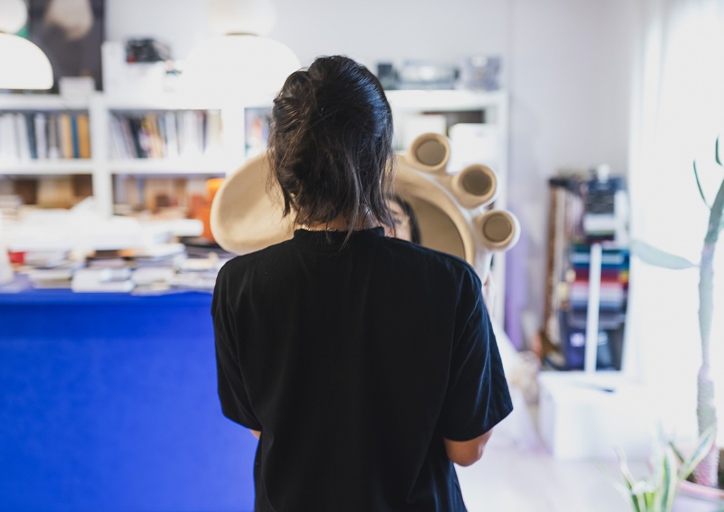 In the studio 💙
BTS of the limited edition Four large mirror for @ruup.and.form 
PLAY showing until October 25 @l_d_f_official @shoreditchdt 
.
.
.
.
.
#ceramics #handmade #collectibledesign #mirror #studio #dubai #london #ruupandform #londondesignf