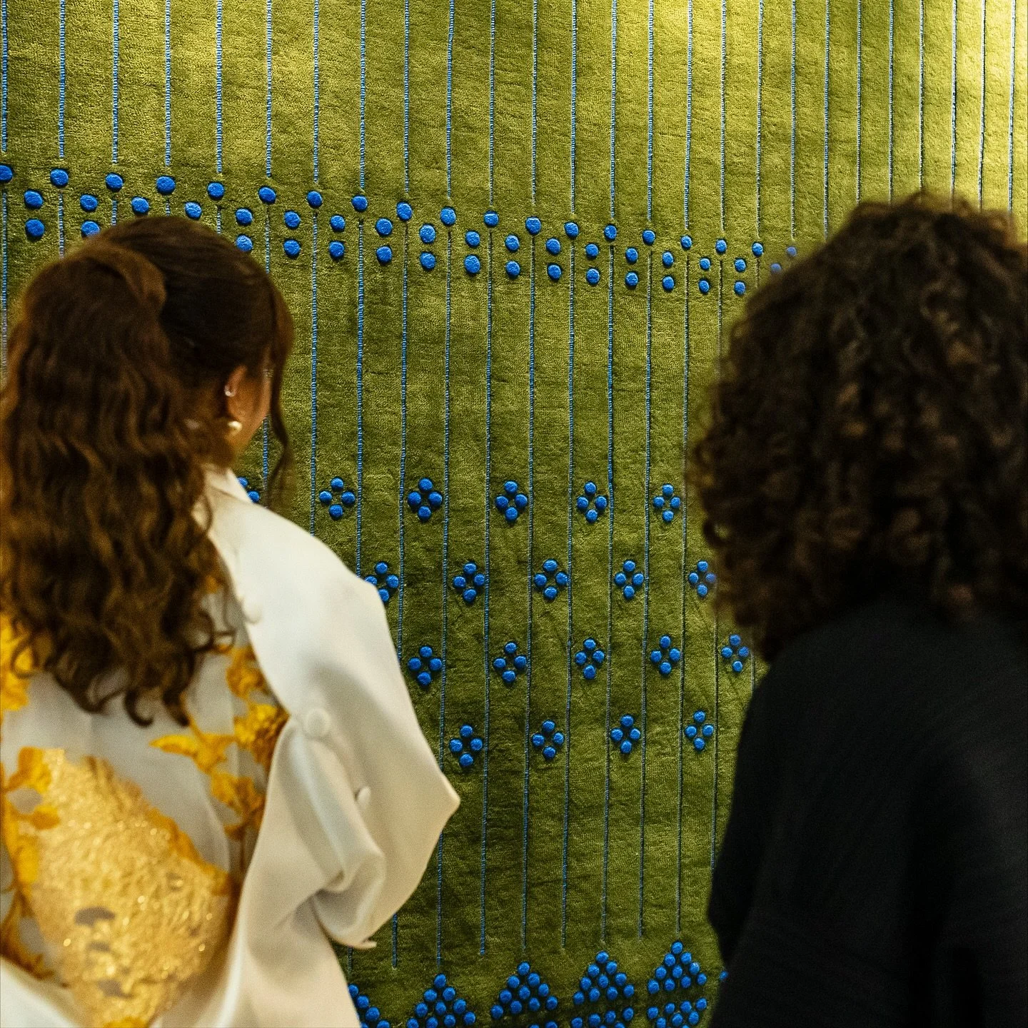 🤍
.
.
.
.
.
#postcards #doodleandthegang #bythesaidsisters #dubai #beirut #riyadh #cairo #varanasi #najd #downtowndesign #handscarpets #design #handmadd #rugs #collectibledesign