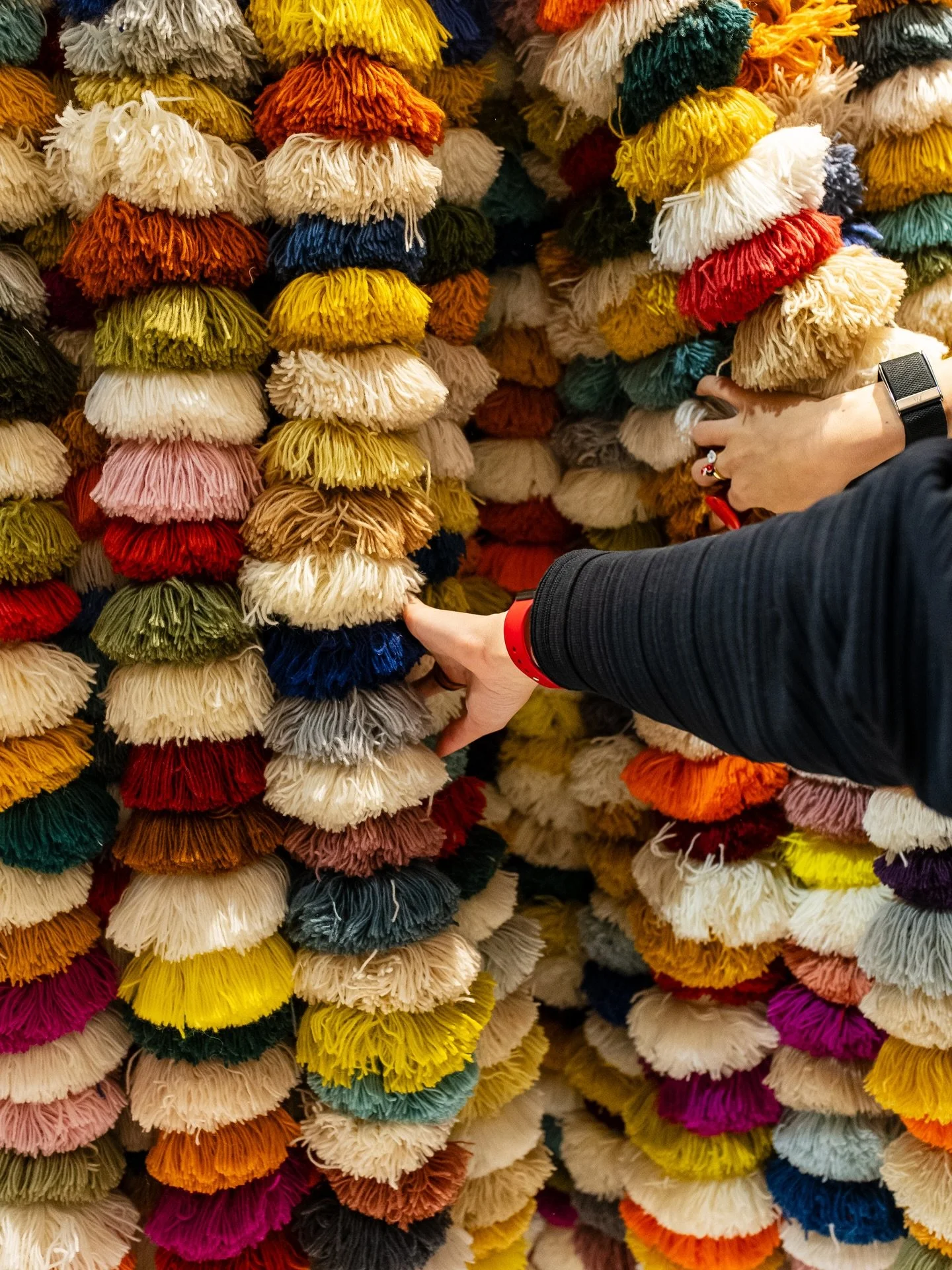 Marigold
Wall sculpture
Limited edition
.
.
.
.
.
#doodleandthegangxhands #postcards #marigold #varanasi #limitededition #collectibledesign #handmade #rugs #cairo #dubai #beirut #riyadh #downtowndesigndubai