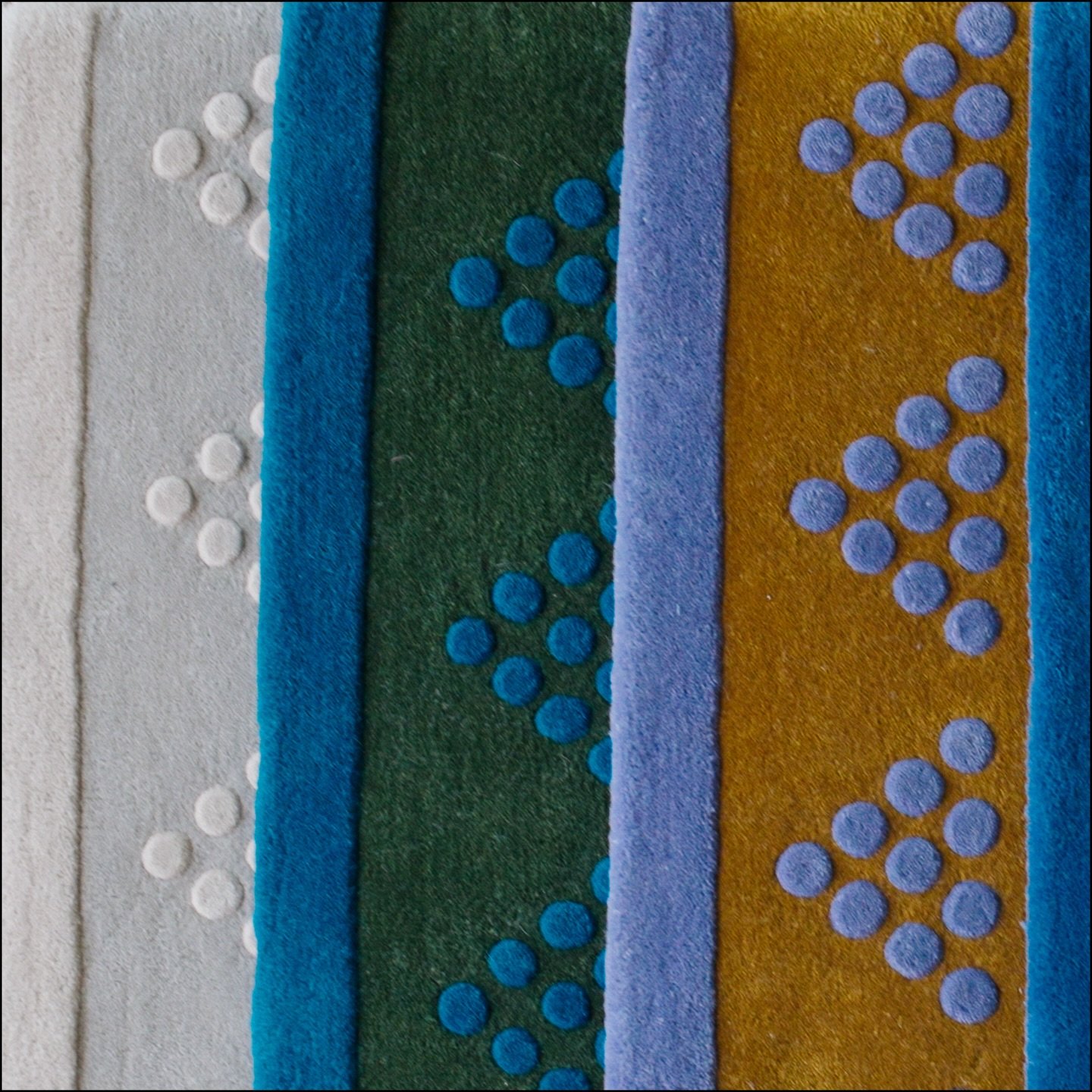 Najd - Colors 
Details 
Hand tufted Rug 
.
.
.
#najd #riyadh #postcards #doodleandthegangxhands #rug