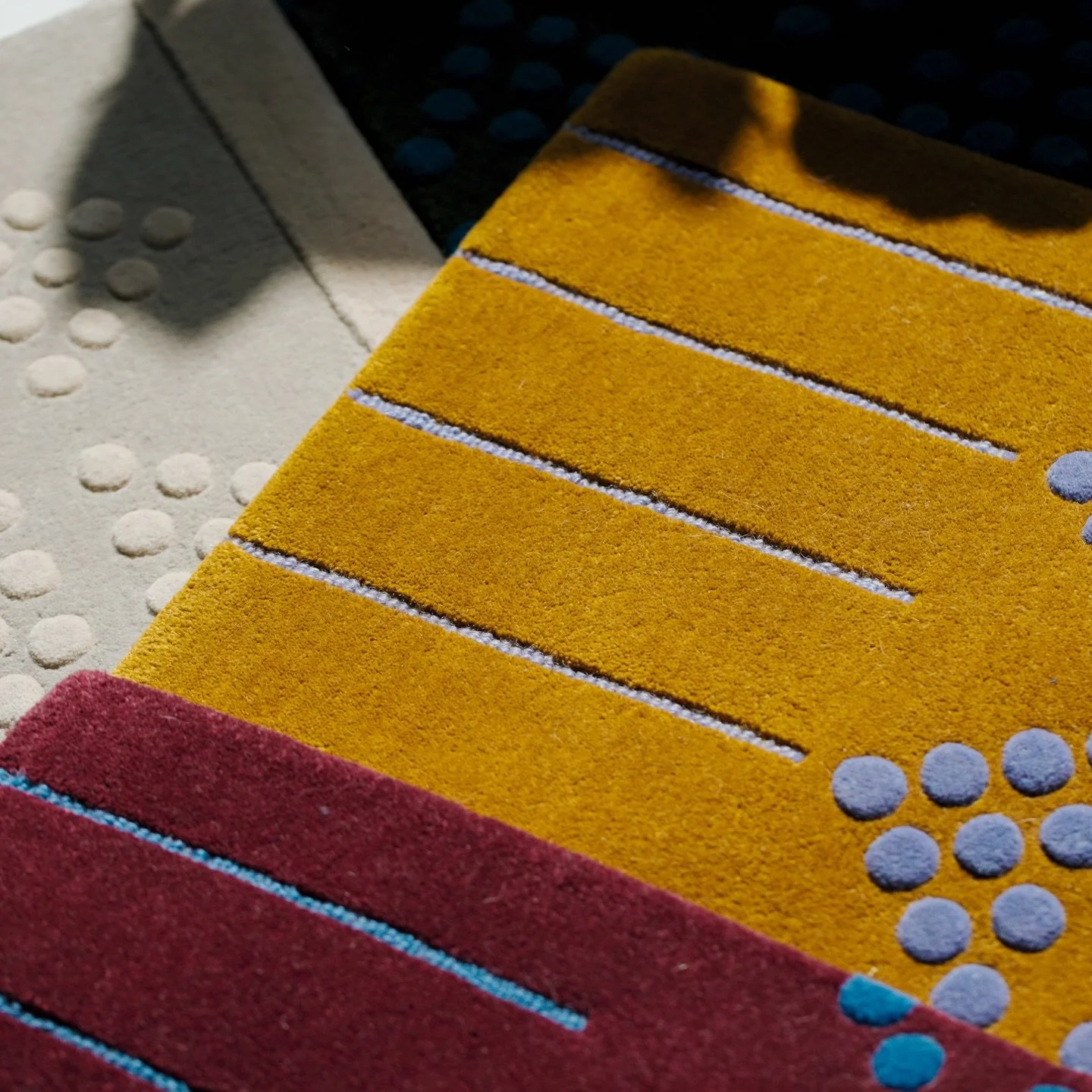 Najd 
Colours 
Hand tufted 100% Wool
.
.
.
.
#najd #doodleandthegangxhands #handtufted #rug #design