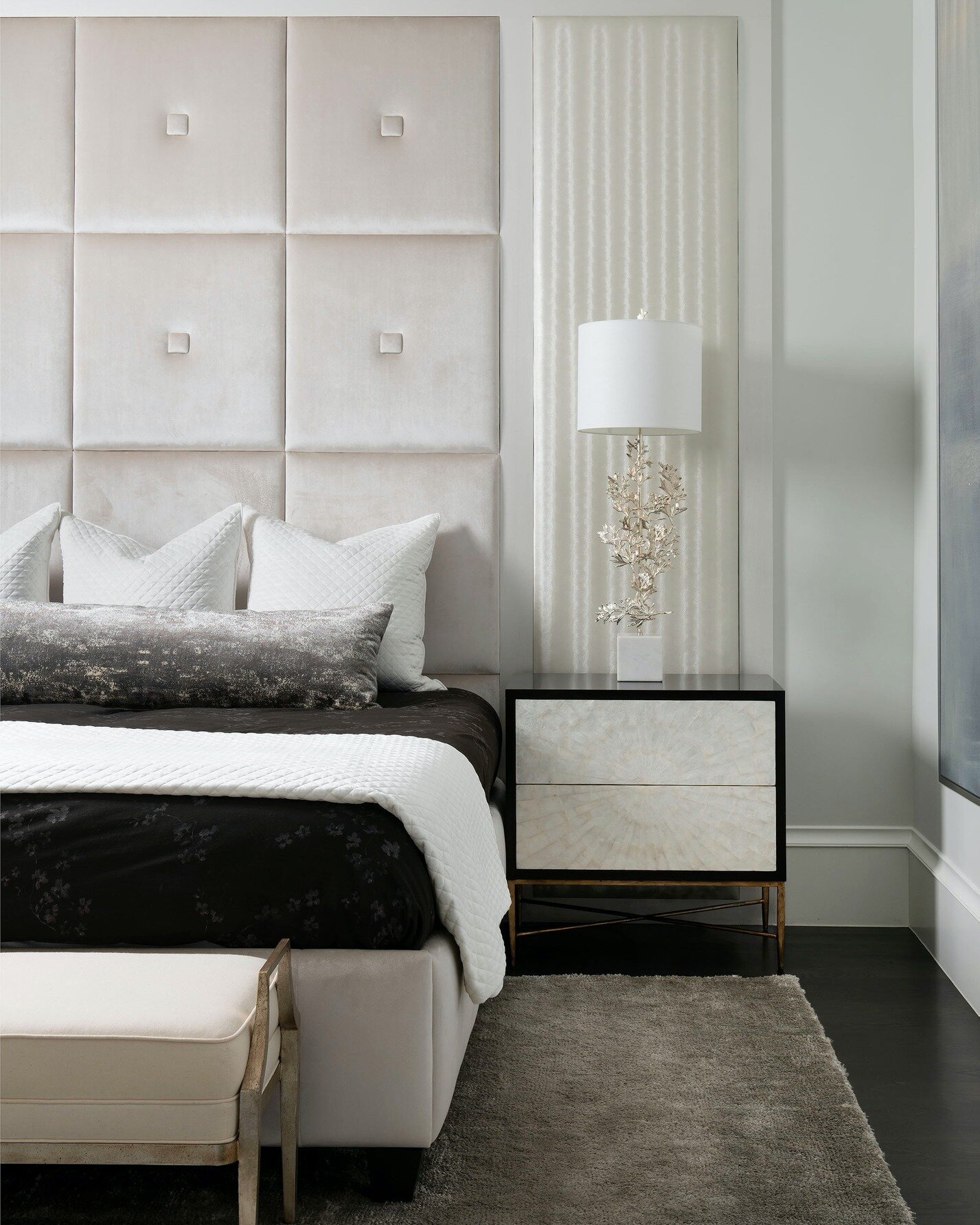 Just dreamy. 🌙
&hellip;
📸: @piassickphoto
.
.
.
#dallasdesigngroup #ddg #dallasdesign #home #interiordesign #interiorstyling #luxuryhome #bedroom #bedroomdecor #bedroomstyling #contemporarybedroom #neutralbedroom #luxurybedroom