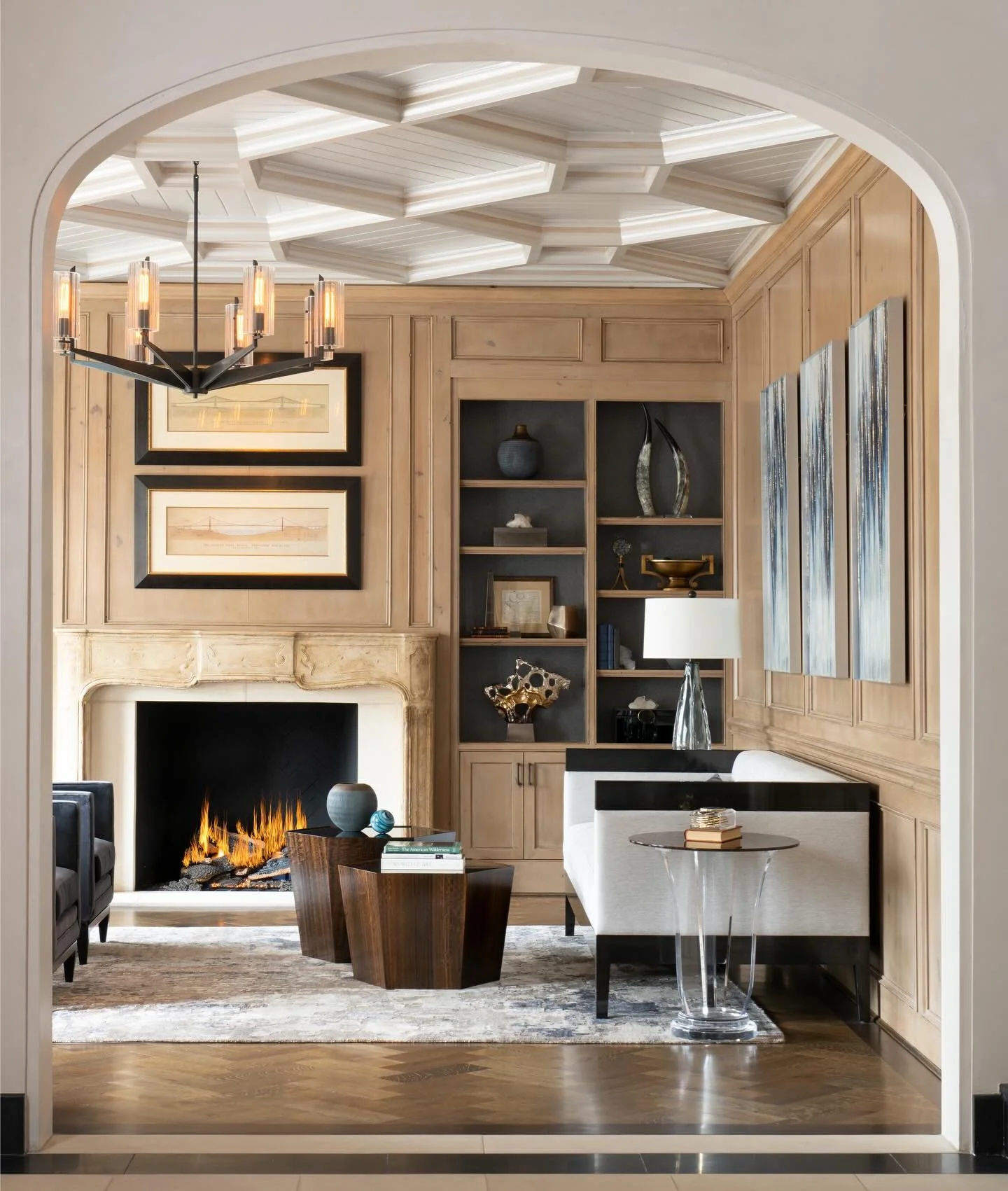 Refined oak and architectural majesty. 🕯️
&hellip;
📸: @piassickphoto 
.
.
.
#dallasdesigngroup #ddg #dallasinteriordesign #luxuryinteriors #luxurylivingroom