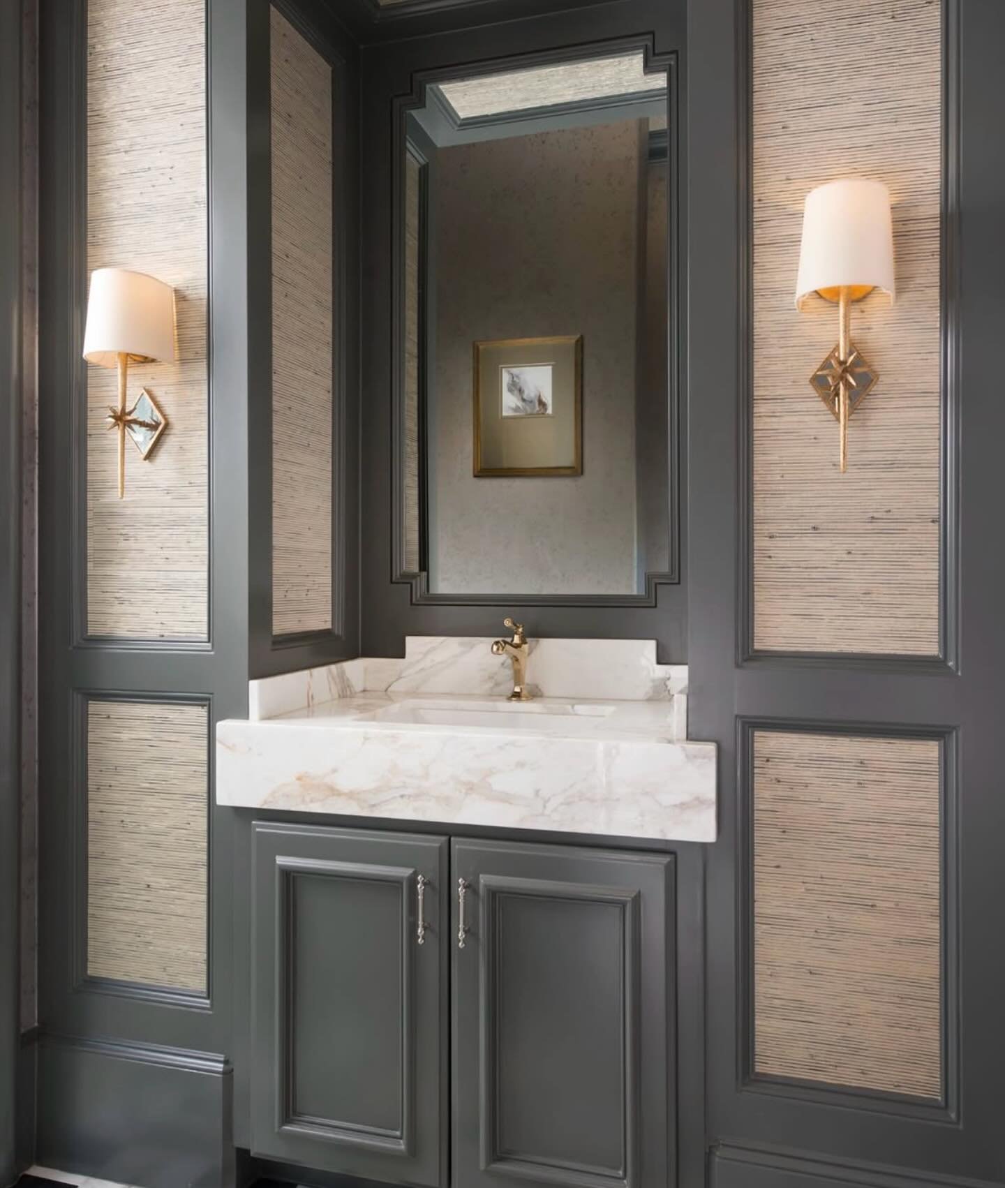 When everything unfolds just the way you&rsquo;d imagined. 💎
&hellip;
📸: @piassickphoto 
Builder: @sharif_munir 
.
.
.
#dallasdesigngroup #ddg #dallasinteriordesign #timelessdesign #luxuryinteriors