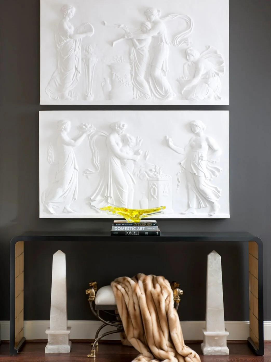 Layered in texture, grounded in form. 
&hellip;
📸: @piassickphoto 
.
.
.
#dallasdesigngroup #ddg #dallasinteriordesign #interiordesign #luxuryinteriors