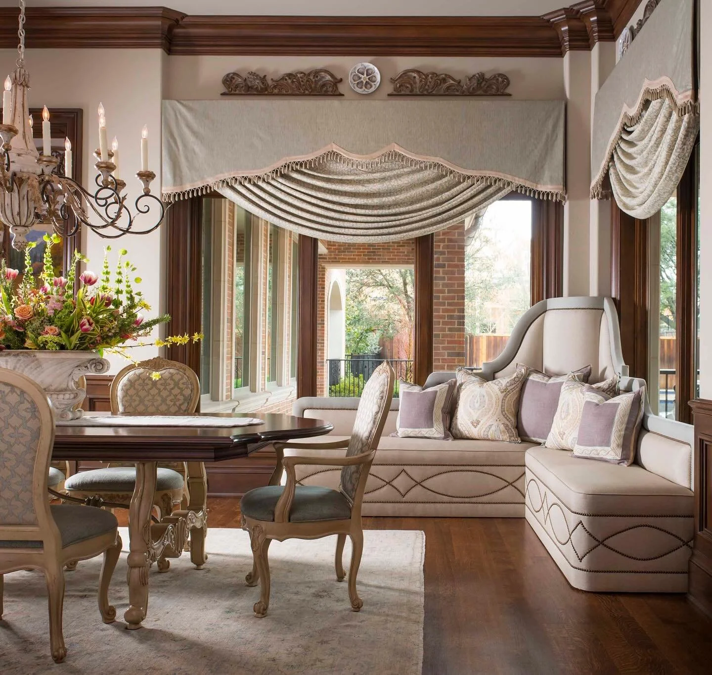 When everything just feels right. 
&hellip;
📸: @piassickphoto 
.
.
.
#dallasdesigngroup #ddg #dallasinteriordesign #interiordesign #luxuryinteriors